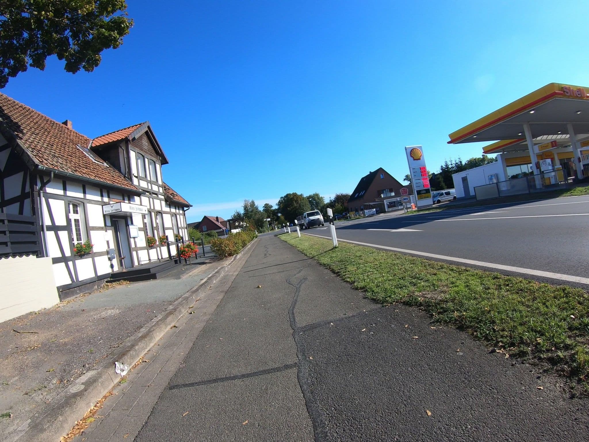 Street view near Altes Zollhaus, Völkenrode — © m4p1ll4ry (CC BY-SA · Mapillary)