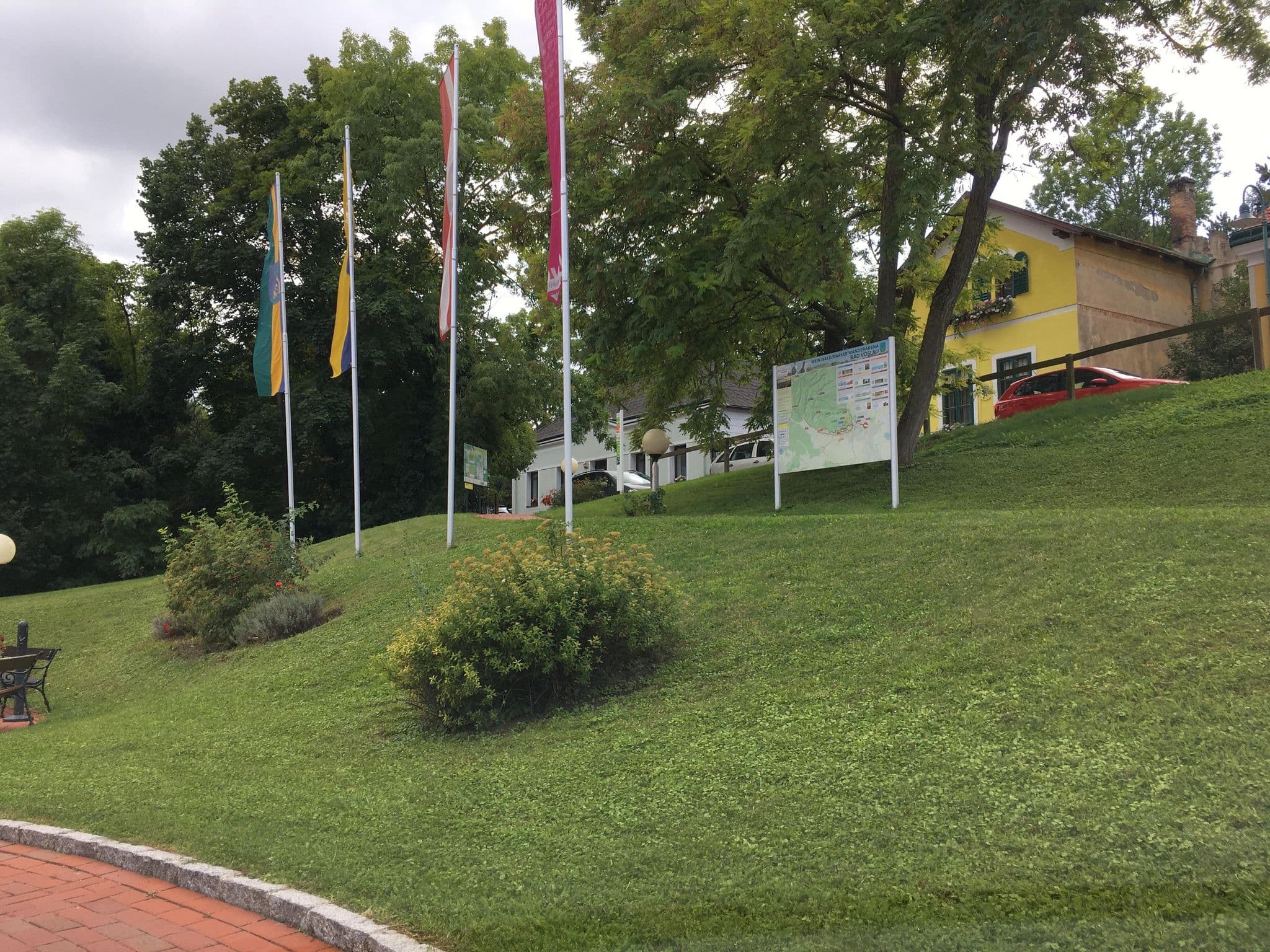 Street view near Vivea Gesundheitshotel Bad Vöslau, Bad Vöslau — © istefanos (CC BY-SA · Mapillary)