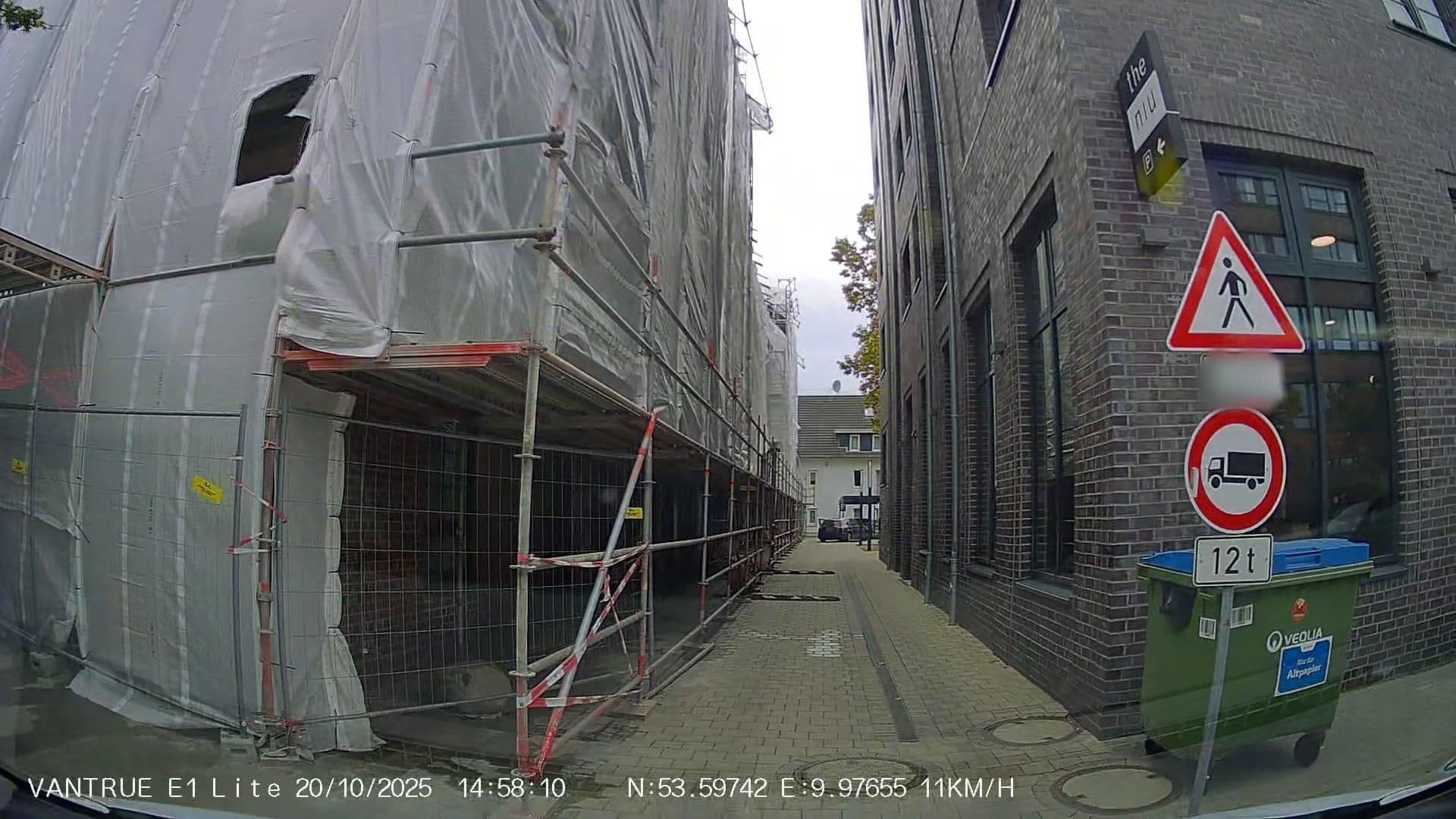 Street view near the niu Bricks, Eppendorf — © Hightower- (CC BY-SA · Mapillary)