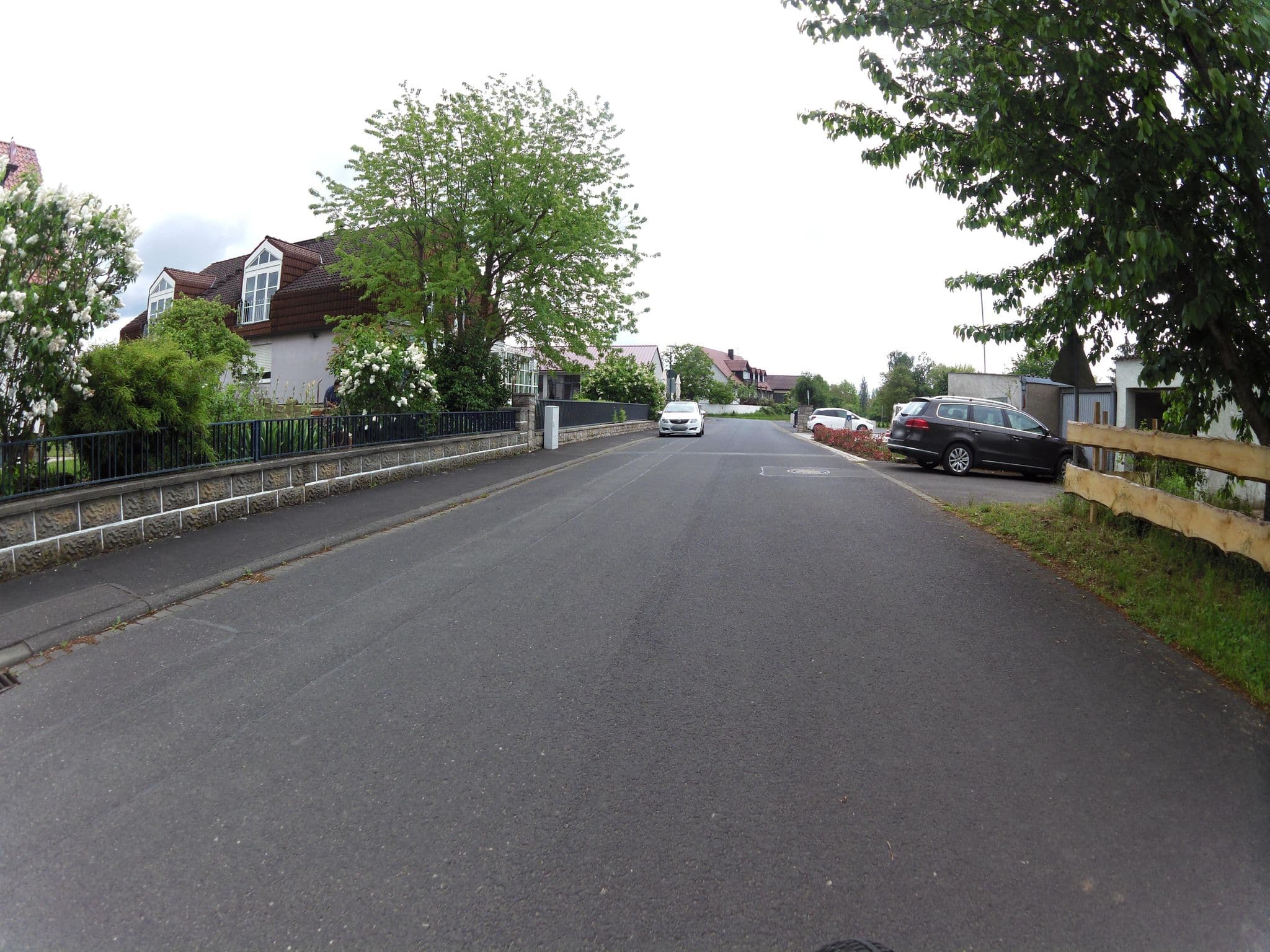 Street view near Wohnmobilstellplatz Gräfners Fuhrwerk - Sommerach am Main, Sommerach — © zoegglmeyr1 (CC BY-SA · Mapillary)