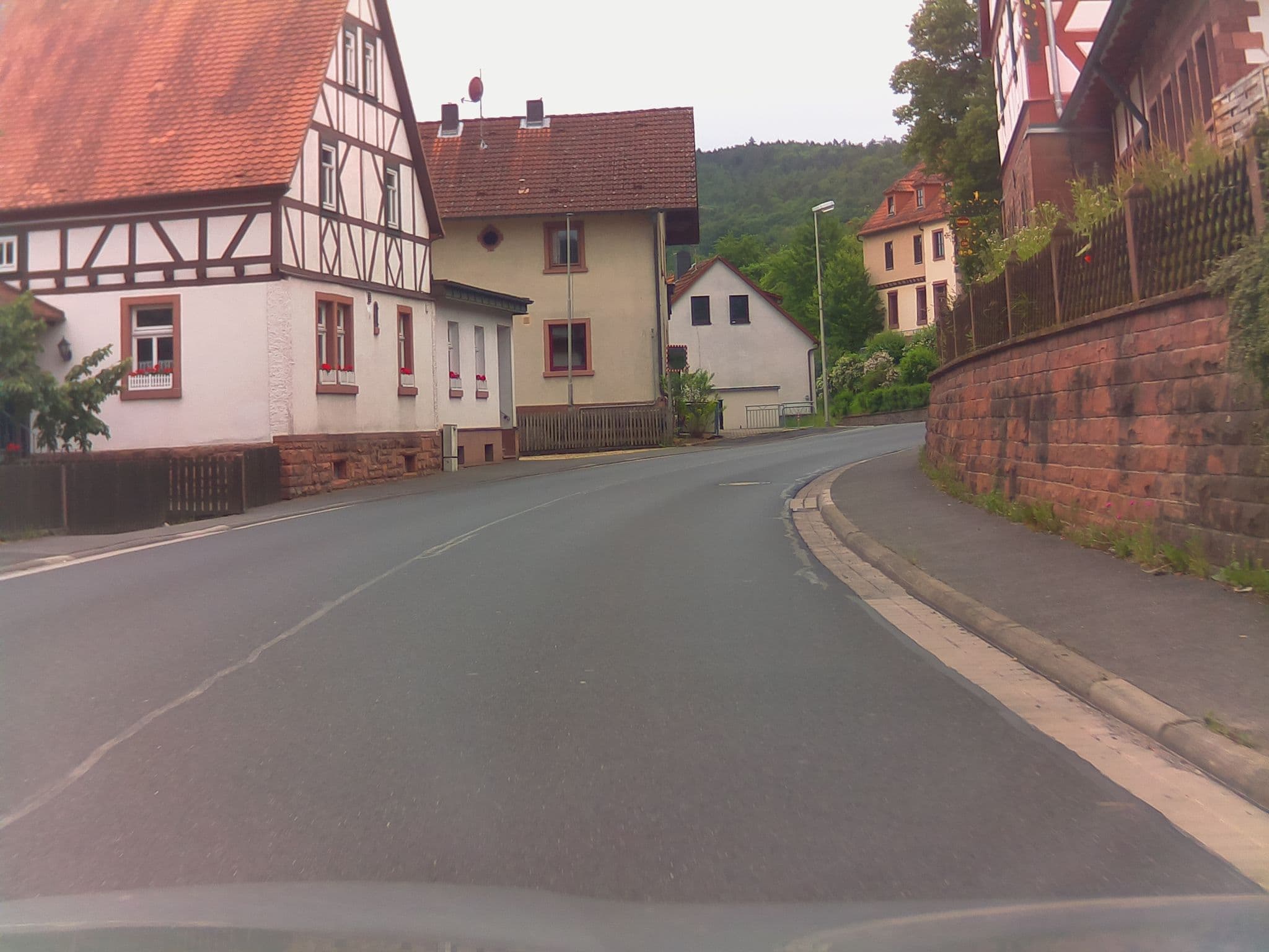Street view near Hubertus-Hof, Heimbuchenthal — © ramap (CC BY-SA · Mapillary)