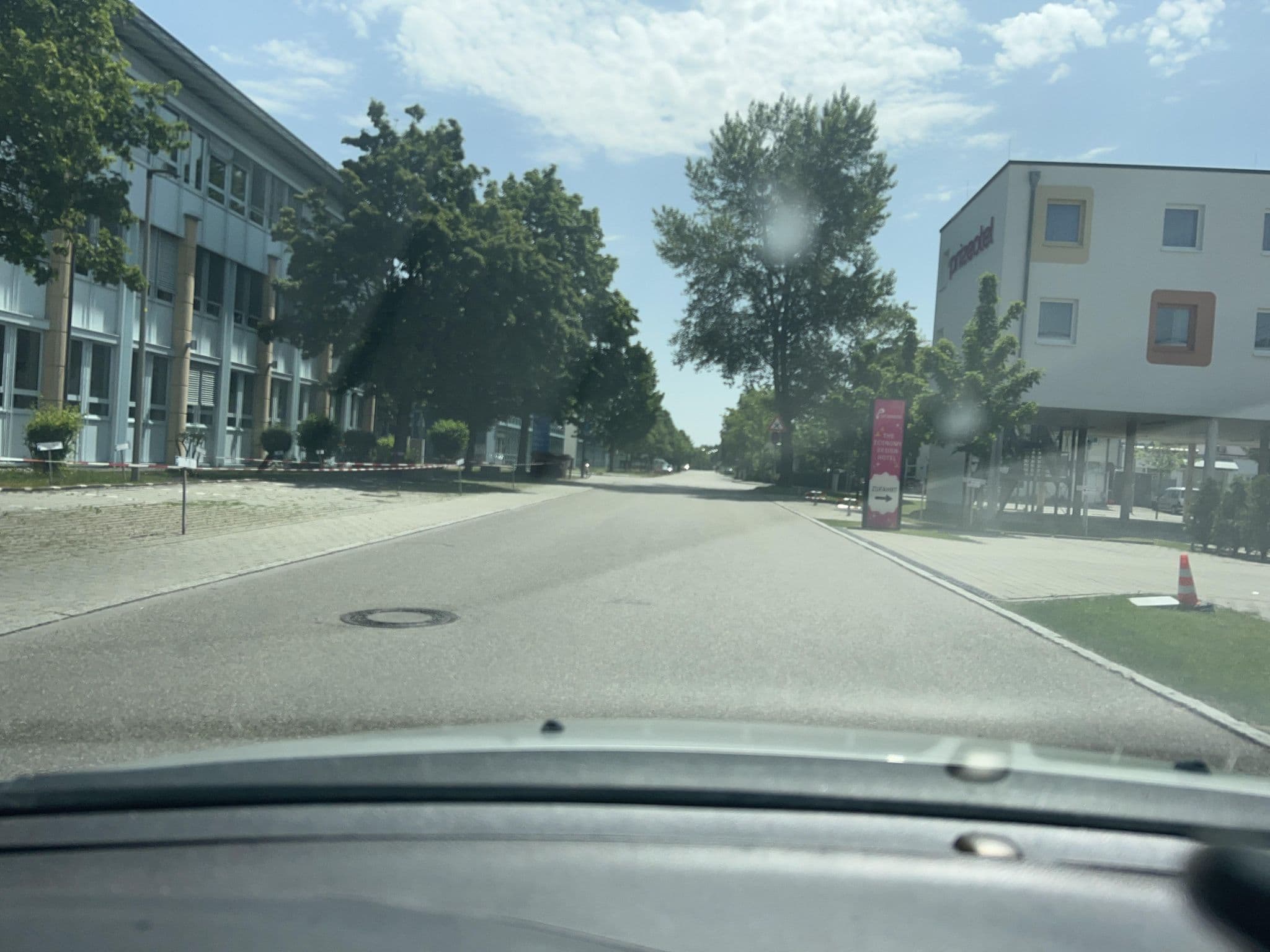 Street view near prizotel München-Airport, Hallbergmoos — © chicc0 (CC BY-SA · Mapillary)