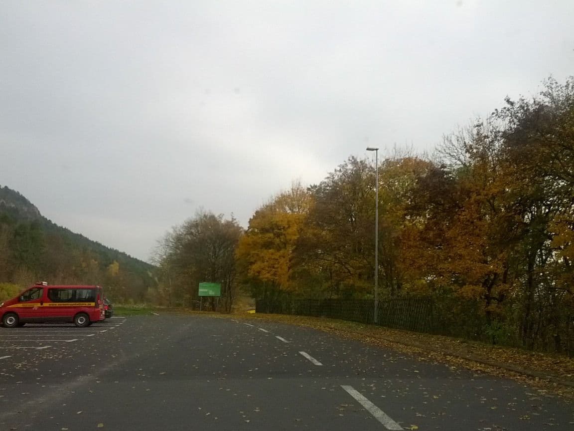 Street view near "Kleiner Hörselberg" in Wutha Farnroda, Thal — © zoegglmeyr (CC BY-SA · Mapillary)