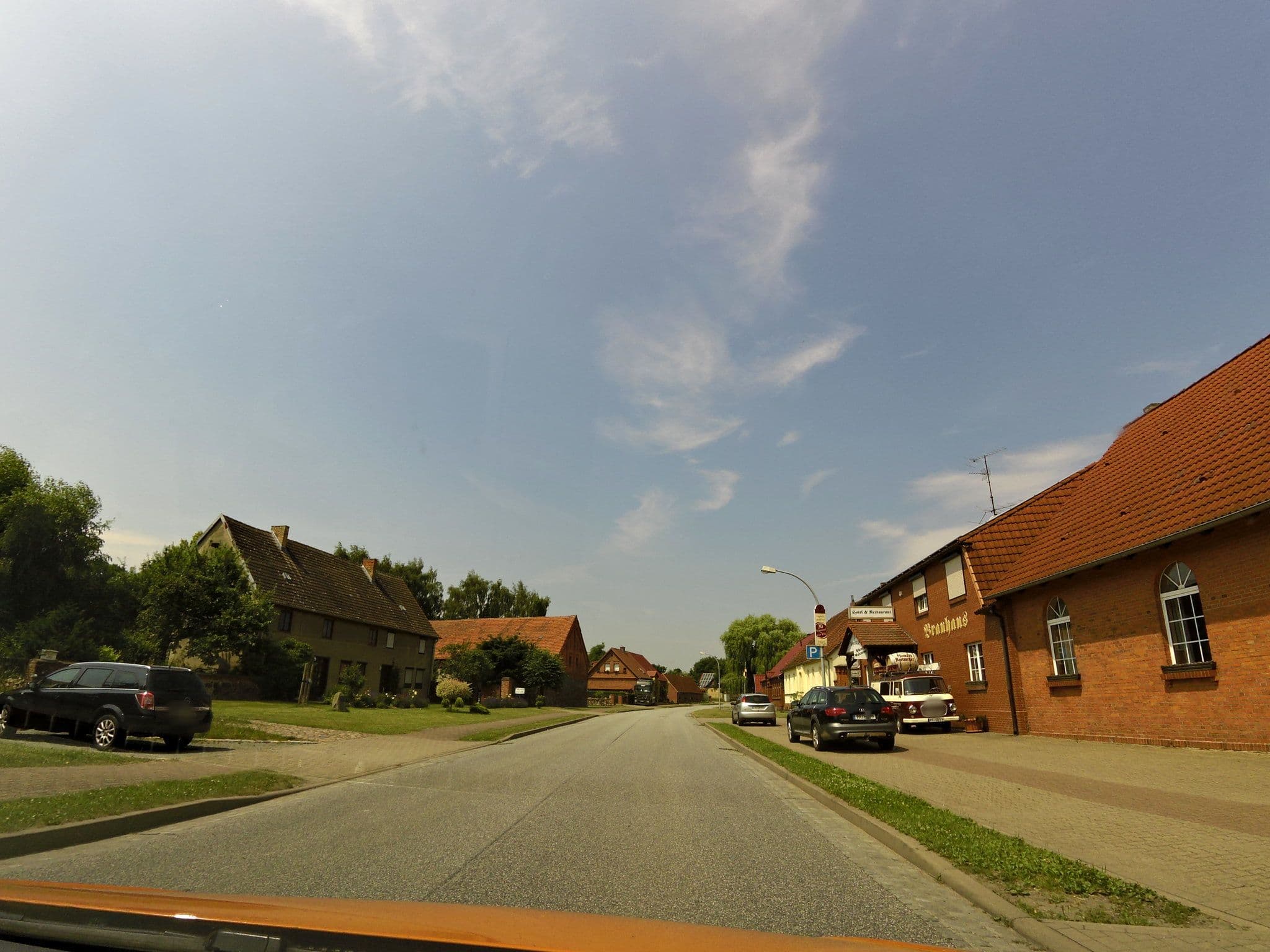 Street view near Landhotel & Brauhaus Prignitzer Hof, Pritzwalk — © moenk (CC BY-SA · Mapillary)