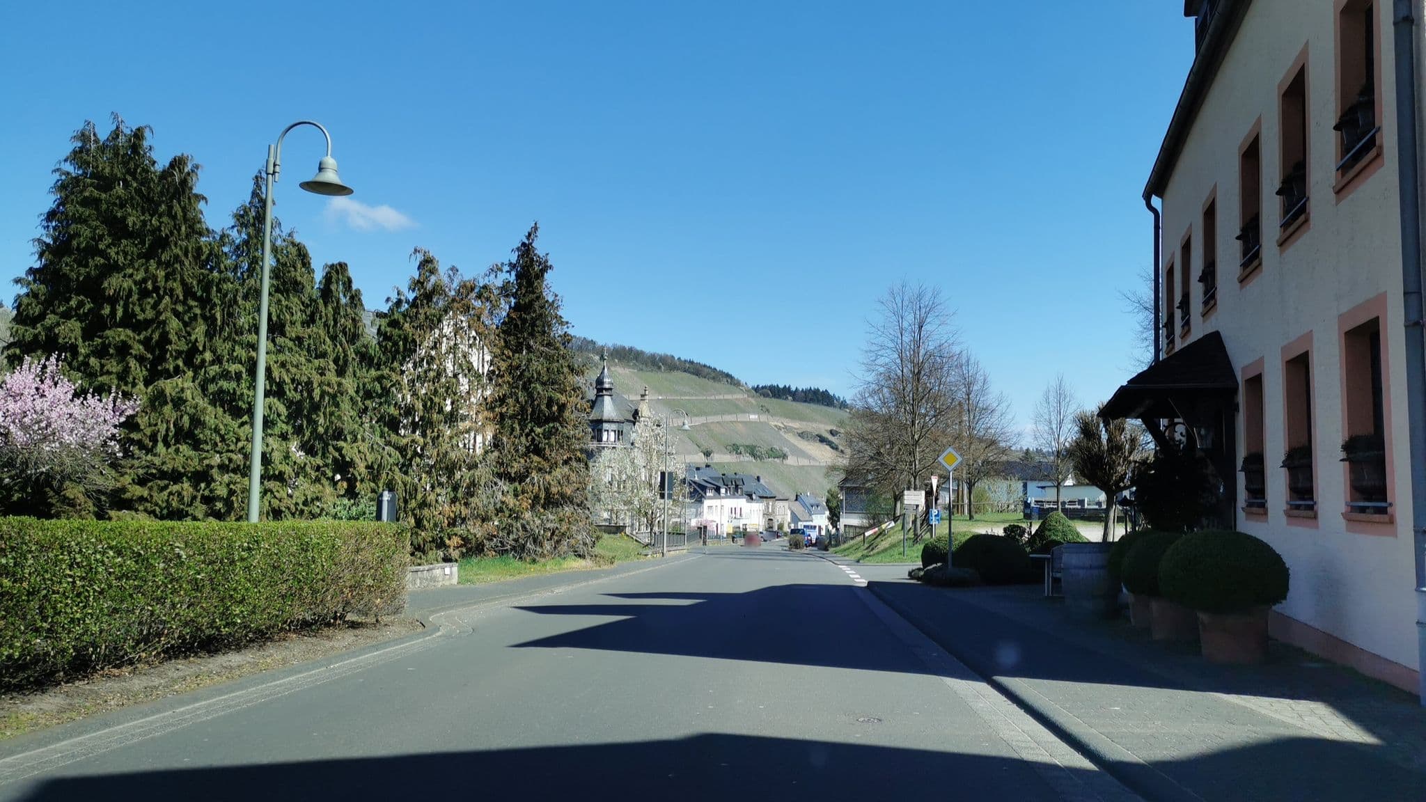 Street view near Winzerstübchen, Brauneberg — © ma_rt_in (CC BY-SA · Mapillary)