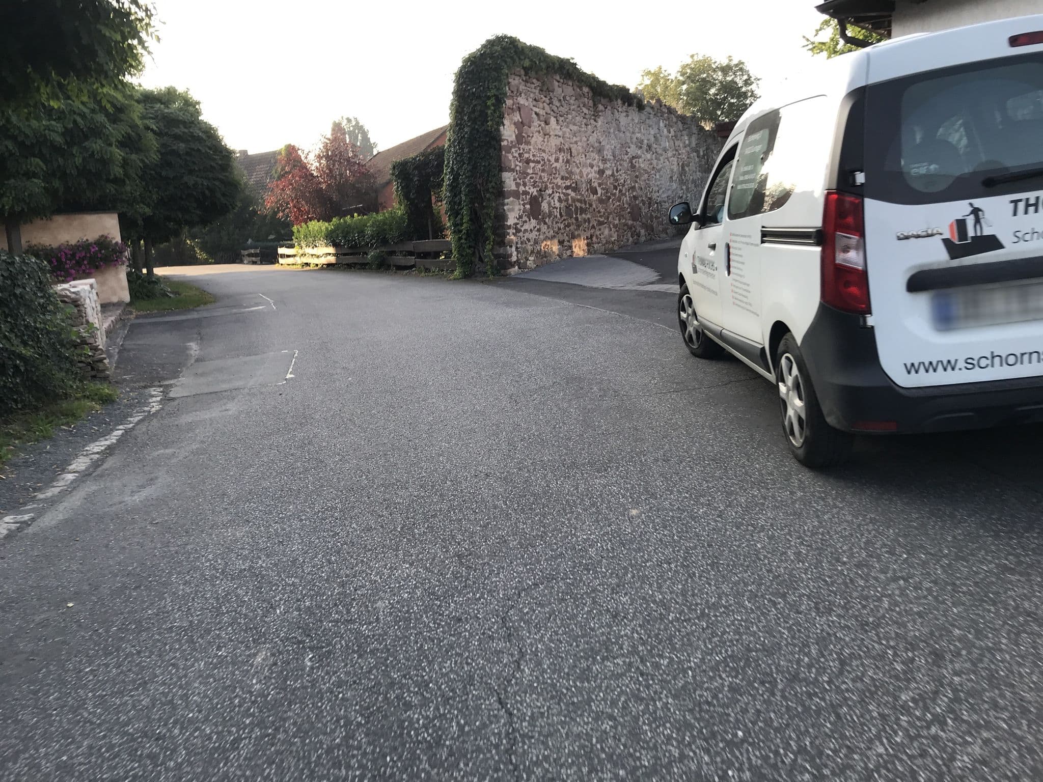 Street view near Hotel Bellini, Guxhagen — © fuldata (CC BY-SA · Mapillary)