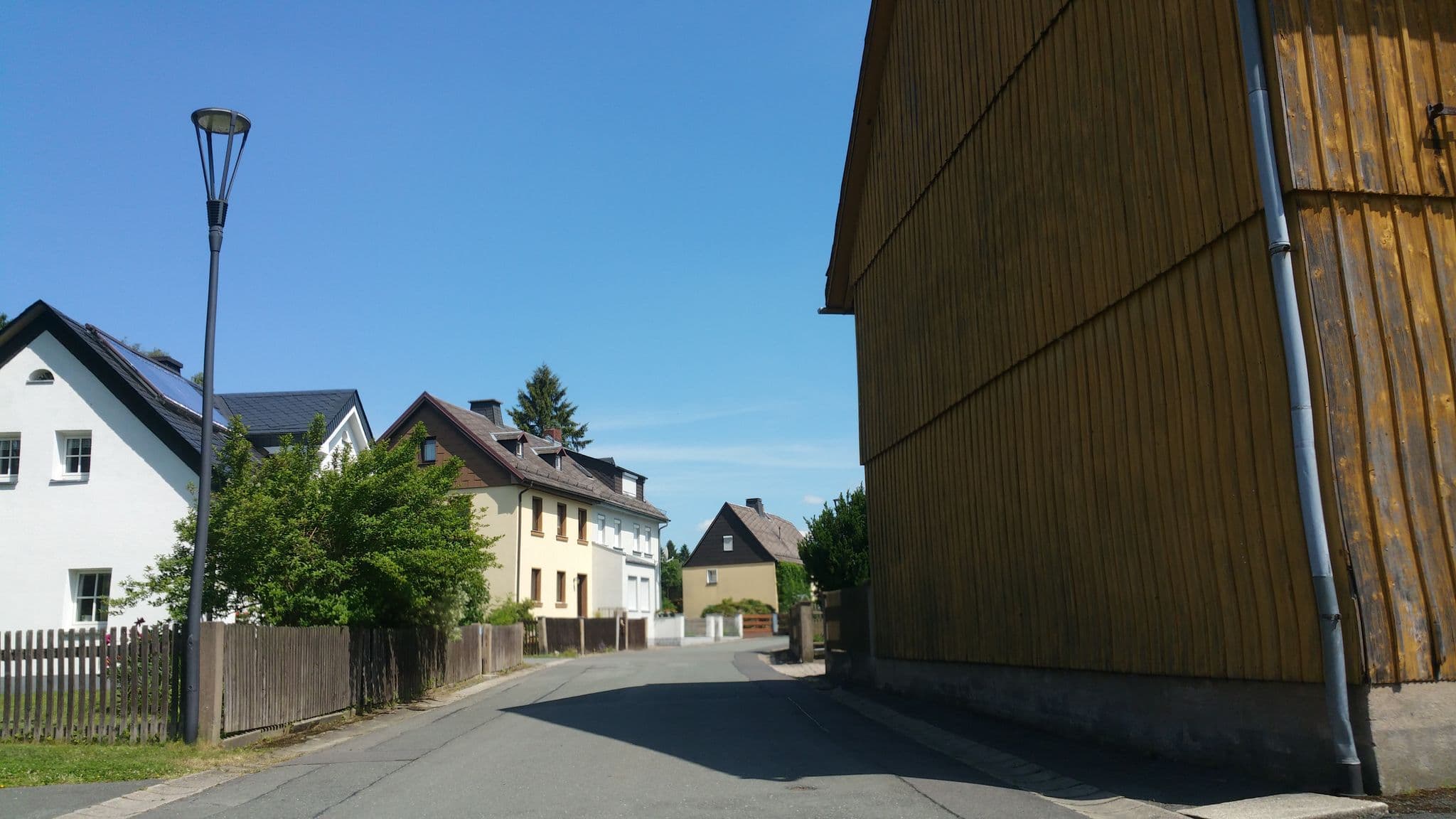 Street view near Unterkuenfte Jedro, Schwarzenbach an der Saale — © b4sti4n (CC BY-SA · Mapillary)