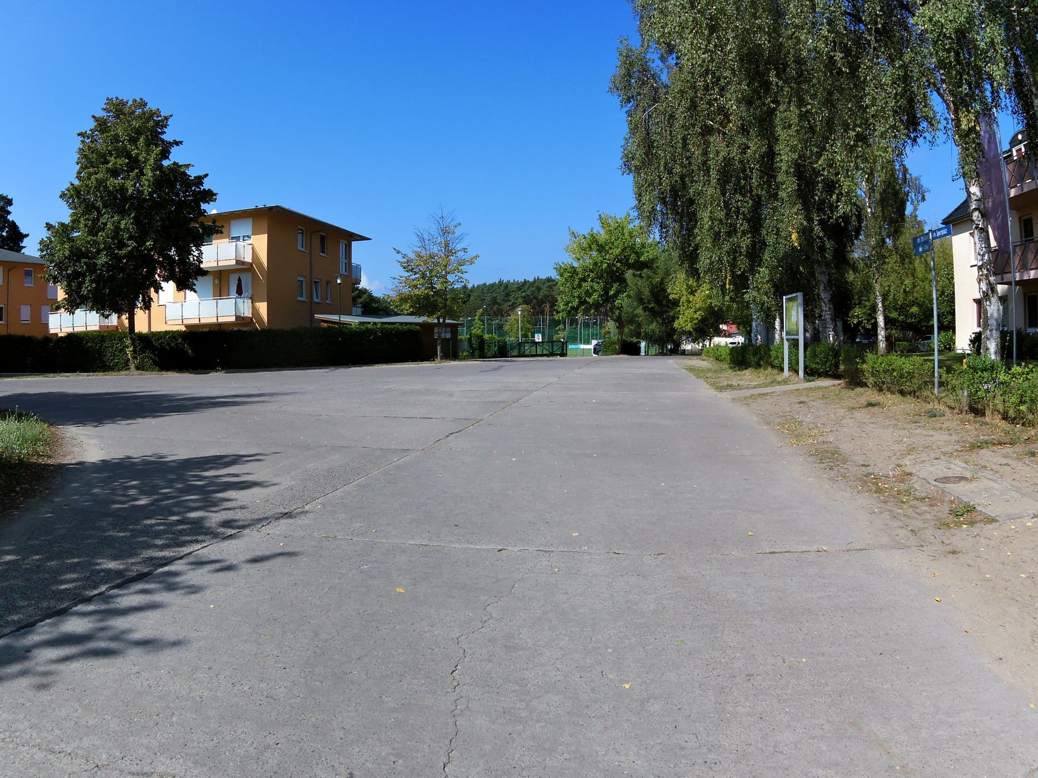 Street view near Hudewald-Resort Ückeritz, Loddin — © zoegglmeyr (CC BY-SA · Mapillary)