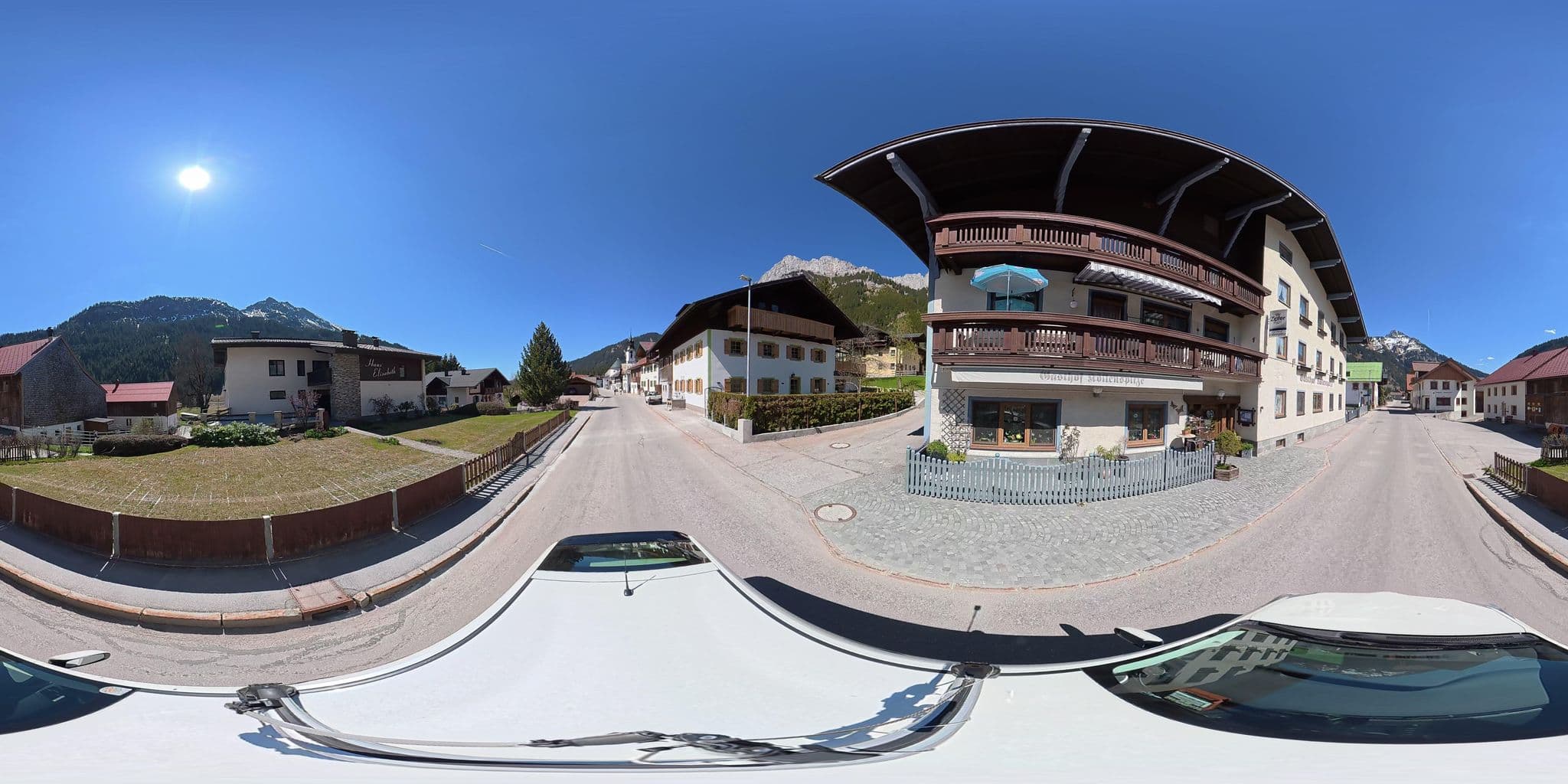 Street view near Köllenspitze, Weissenbach am Lech