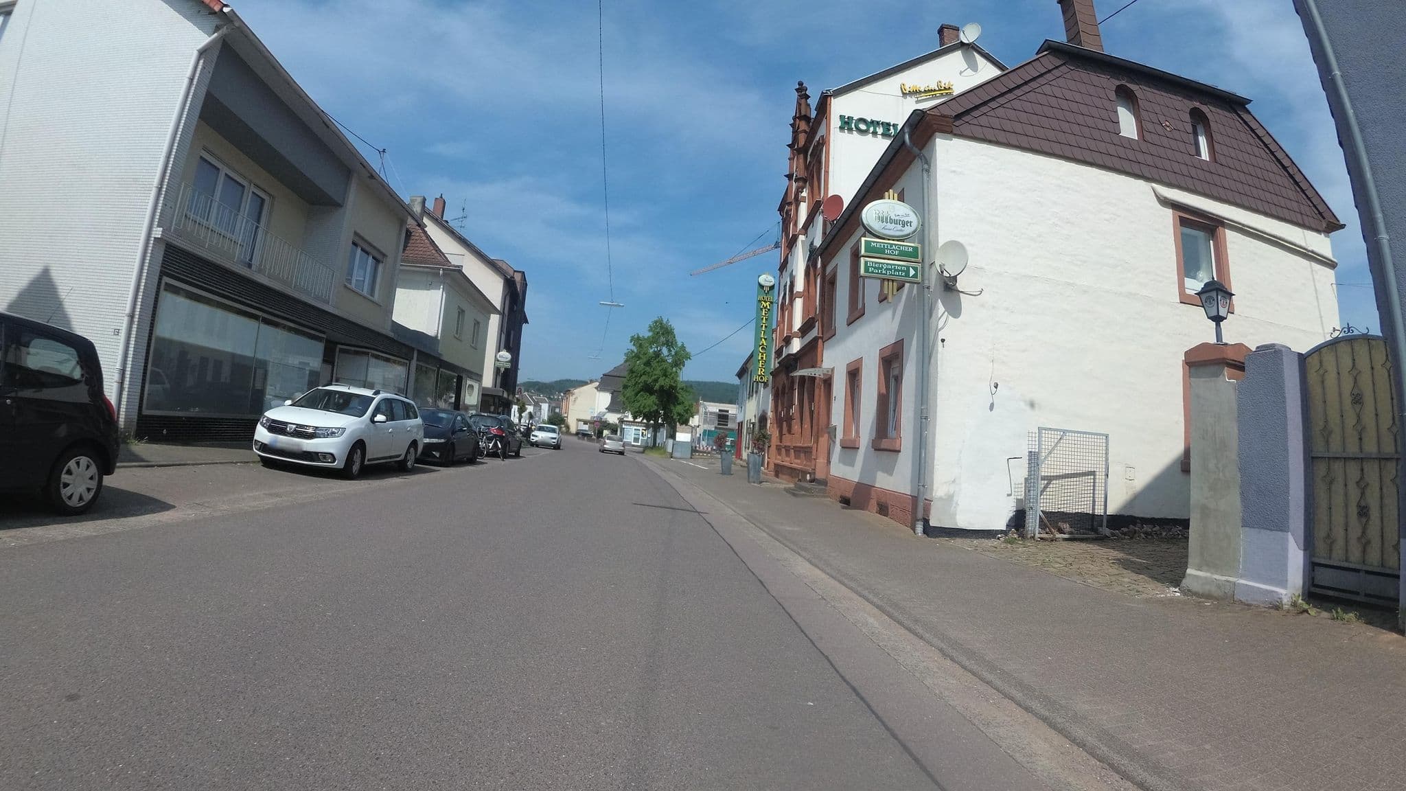 Street view near Mettlacher Hof, Mettlach — © teddy73 (CC BY-SA · Mapillary)