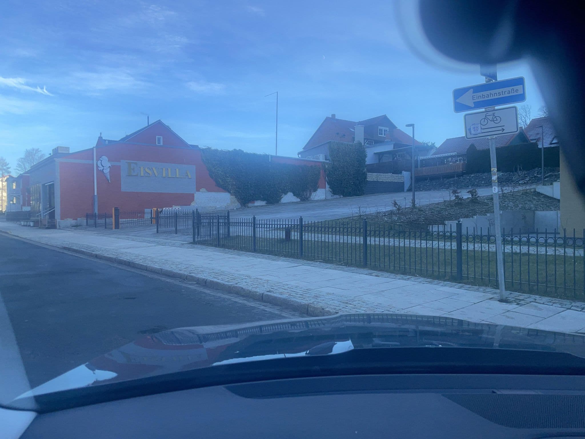 Street view near Apartmenthaus Prinzess Brunhilde, Thale — © surveyor99 (CC BY-SA · Mapillary)