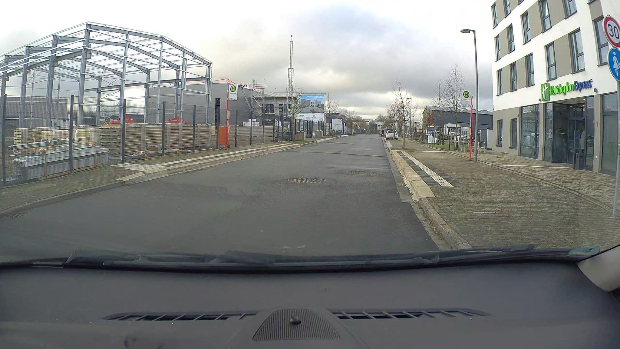 Street view near Hotel Holiday Inn Express Krefeld, Fischeln — © poxonline (CC BY-SA · Mapillary)