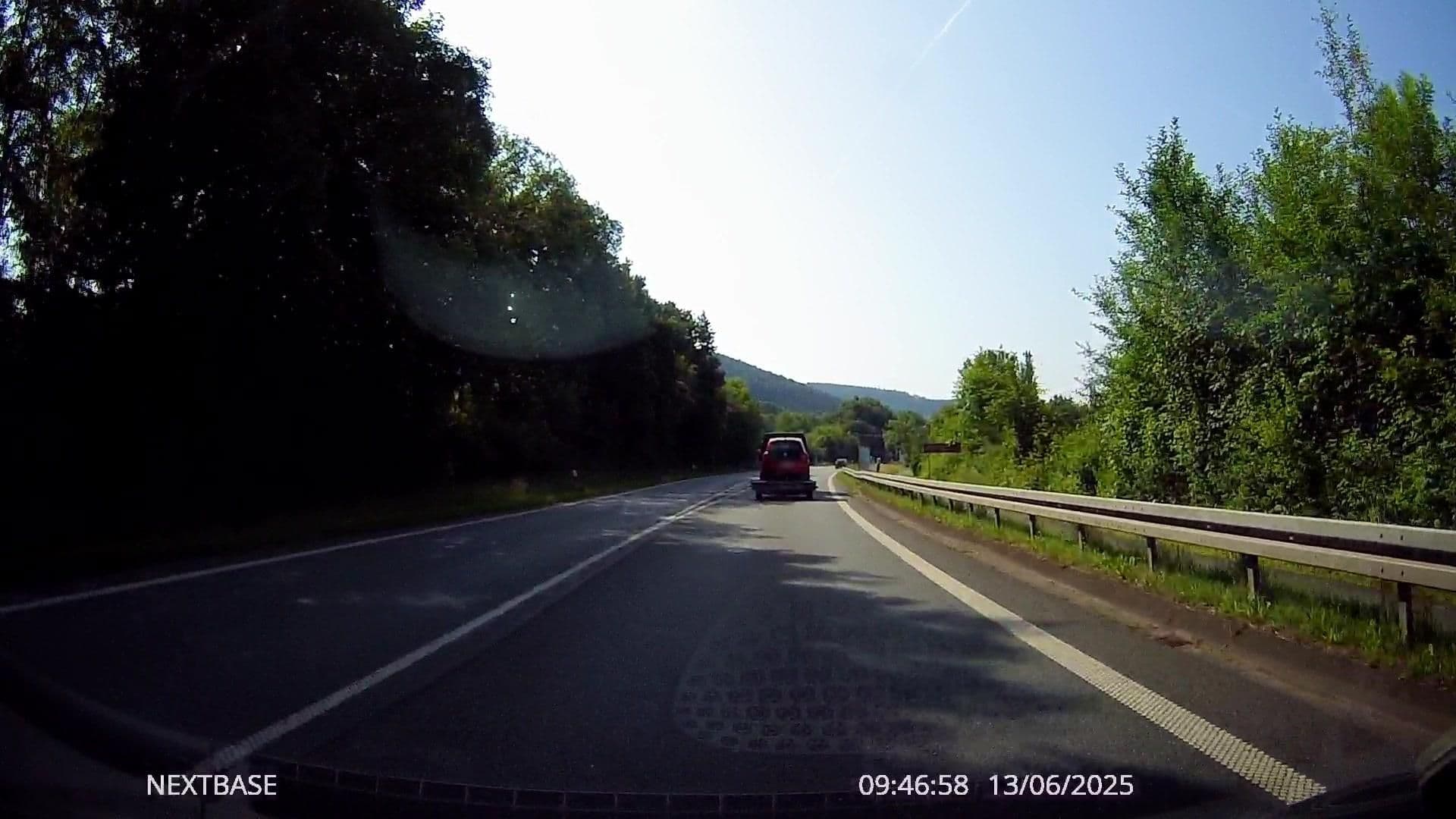 Street view near Stellplatz Teichmann (vor der Schranke), Vöhl — © derlipper (CC BY-SA · Mapillary)