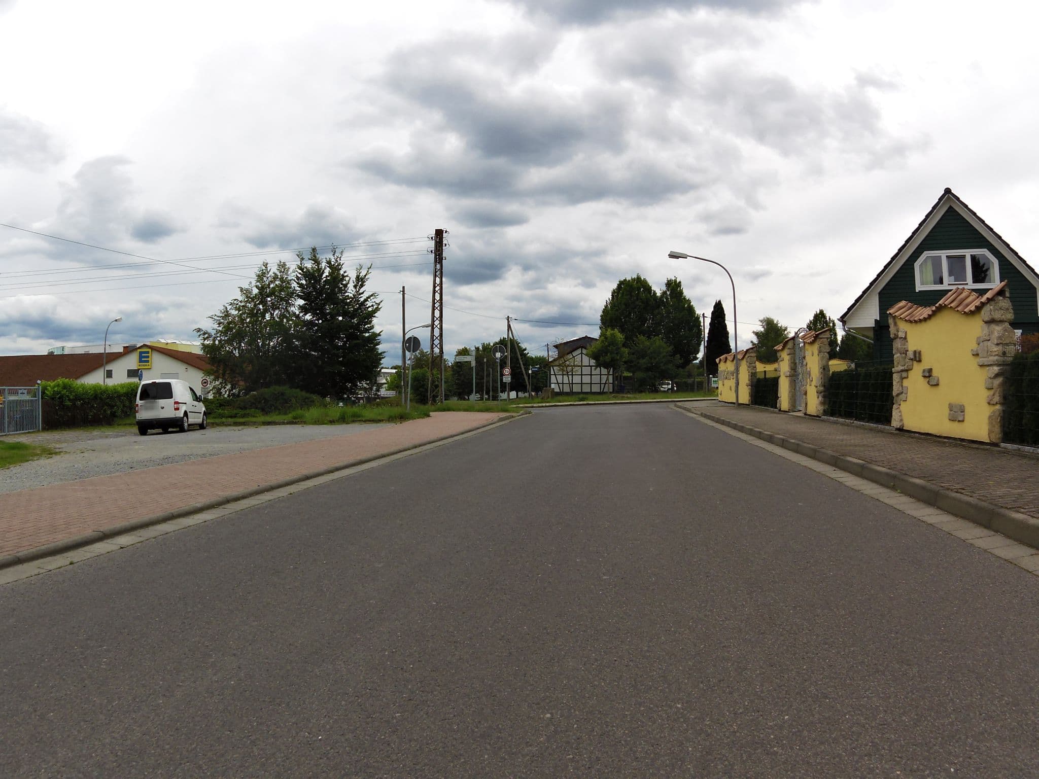 Street view near Rotes Haus, Oberdorla — © zoegglmeyr1 (CC BY-SA · Mapillary)