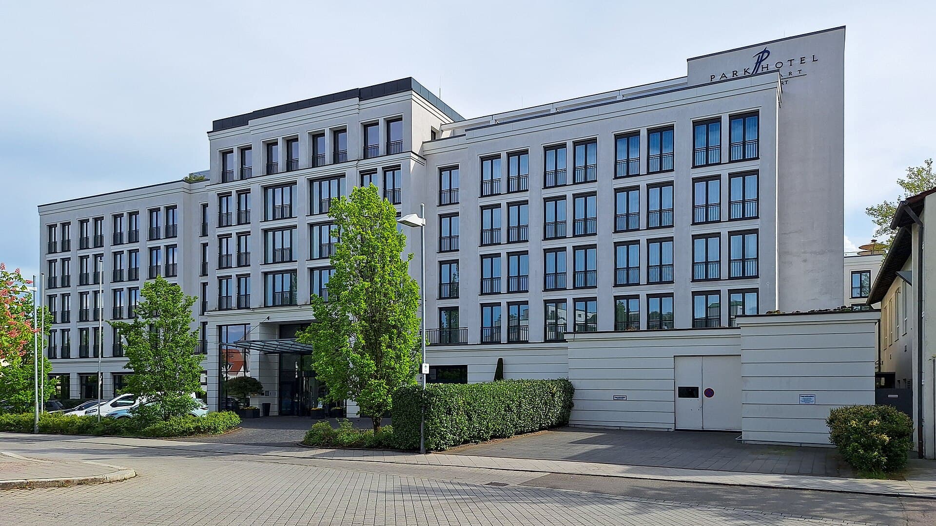 Parkhotel Stuttgart Airport-Messe (via Wikimedia Commons, CC BY-SA 4.0)