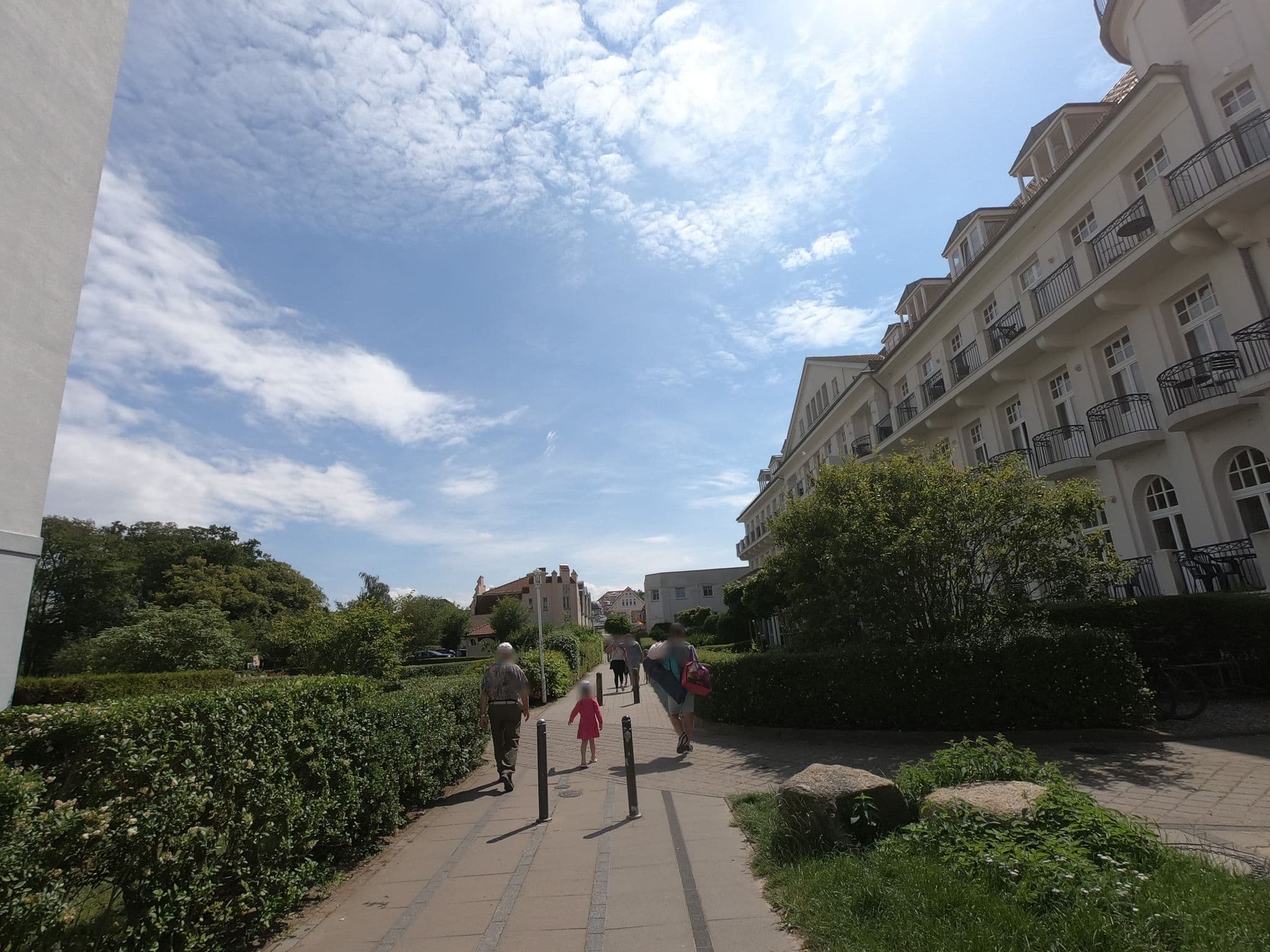 Street view near Schweriner Hof, Ostseebad Kühlungsborn — © carlheinz (CC BY-SA · Mapillary)
