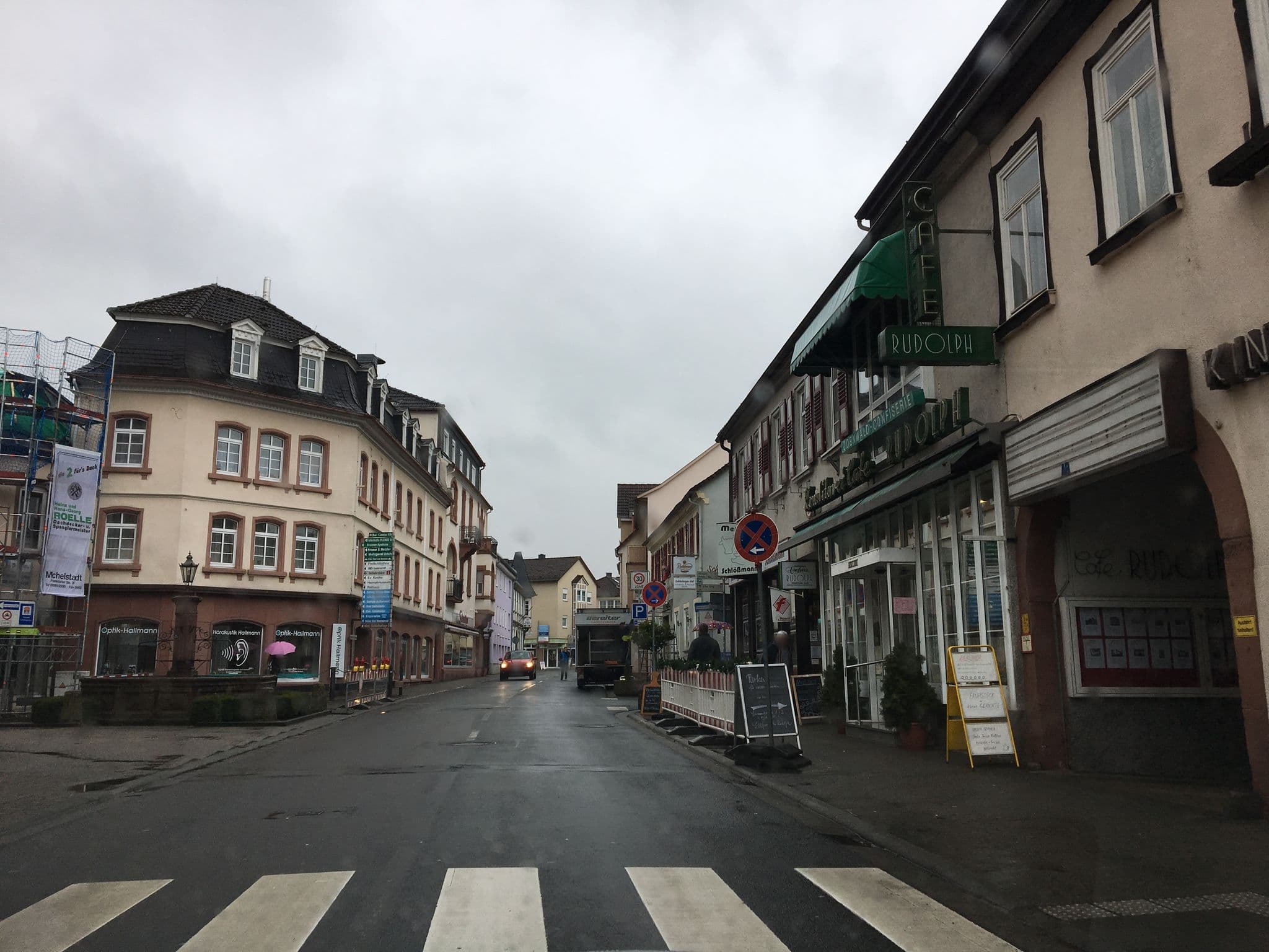 Street view near Hotel Büchner, Bad König — © chuck (CC BY-SA · Mapillary)