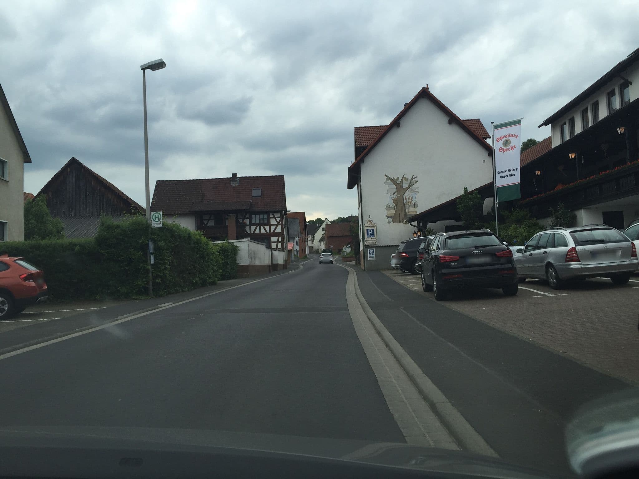 Street view near Zum Ochsen, Hösbach — © m_groebs (CC BY-SA · Mapillary)