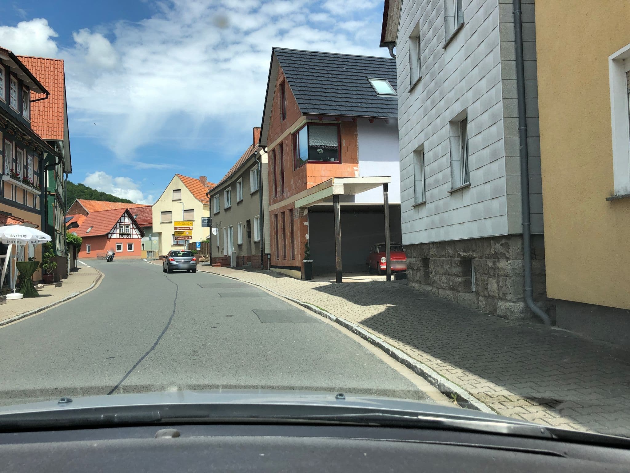 Street view near Zur Krone, Großbartloff — © bejotel (CC BY-SA · Mapillary)