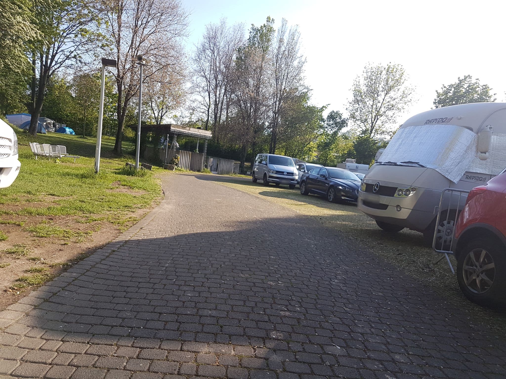 Street view near Camping Stuttgart Cannstatter Wasen, Stuttgart-Ost — © changchun1 (CC BY-SA · Mapillary)