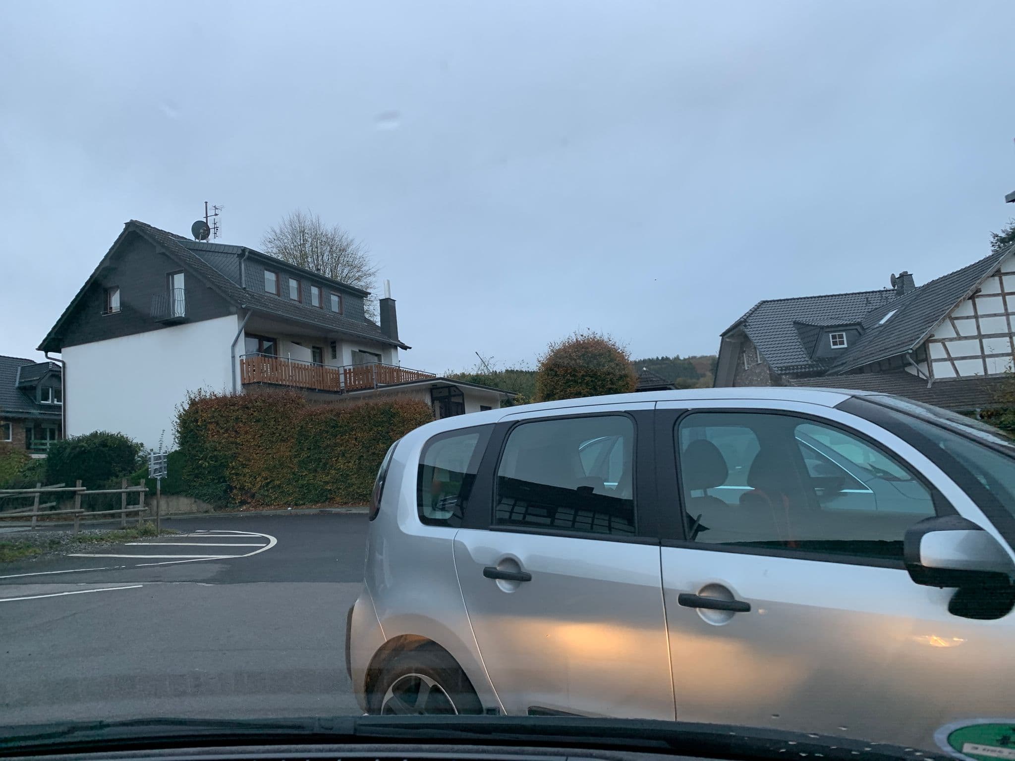 Street view near Gästezimmer Hüpgen, Simmerath — © noel (CC BY-SA · Mapillary)