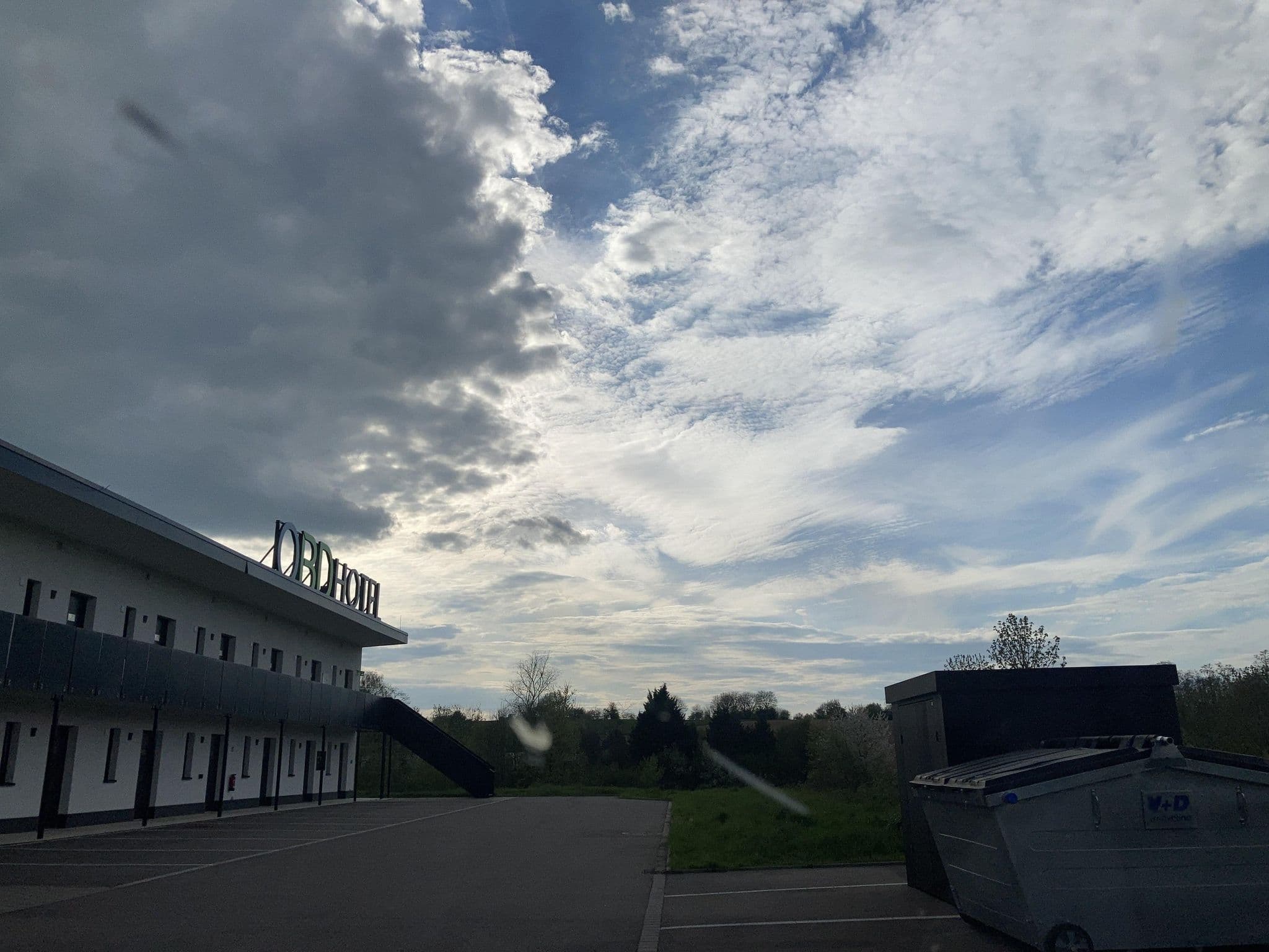 Street view near OBD Hotel, Oberderdingen — © tasmaniadevil (CC BY-SA · Mapillary)