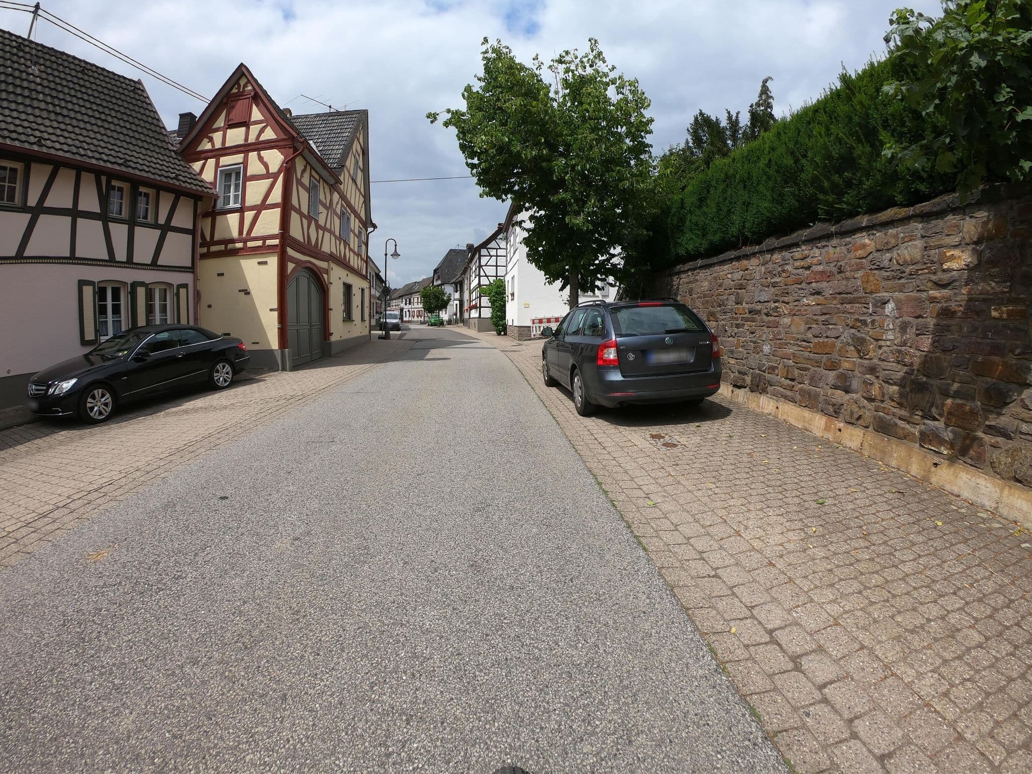 Street view near Ferienhaus Vinxtbachperle, Niederzissen — © bernd1960 (CC BY-SA · Mapillary)