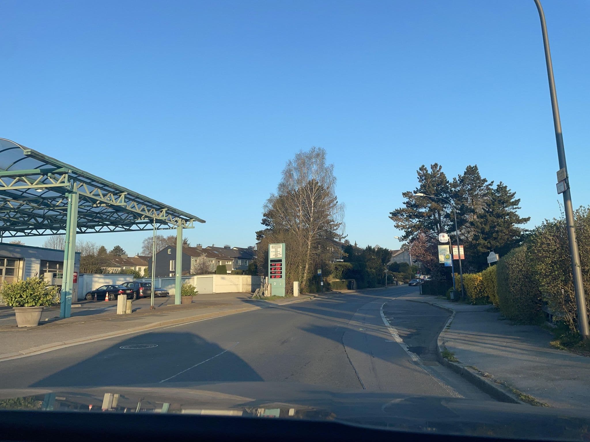 Street view near Hotel Horather Schanze, Wuppertal — © baldur80 (CC BY-SA · Mapillary)