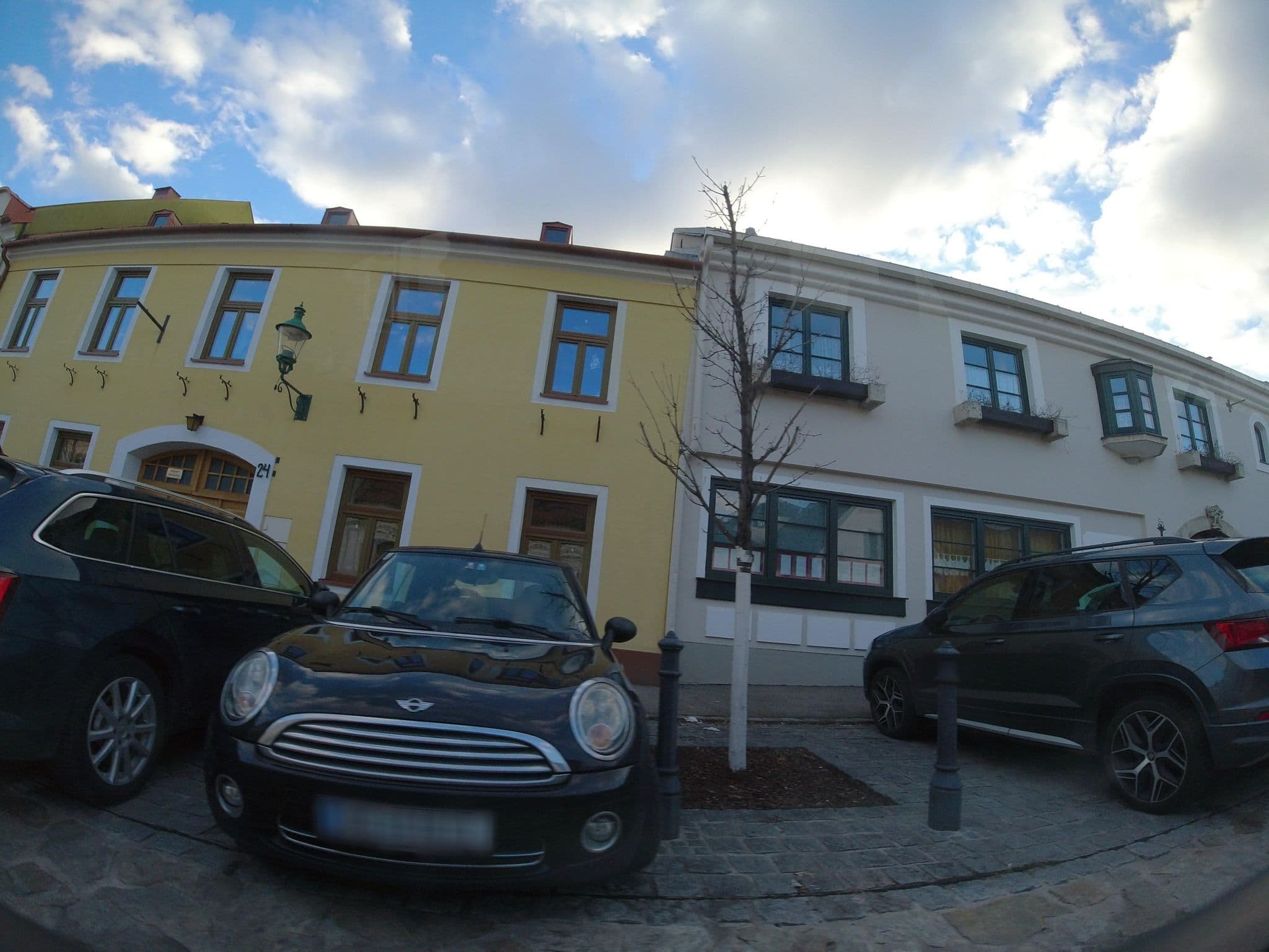 Street view near Winzerhotel Vöhringer, Gumpoldskirchen — © erias (CC BY-SA · Mapillary)
