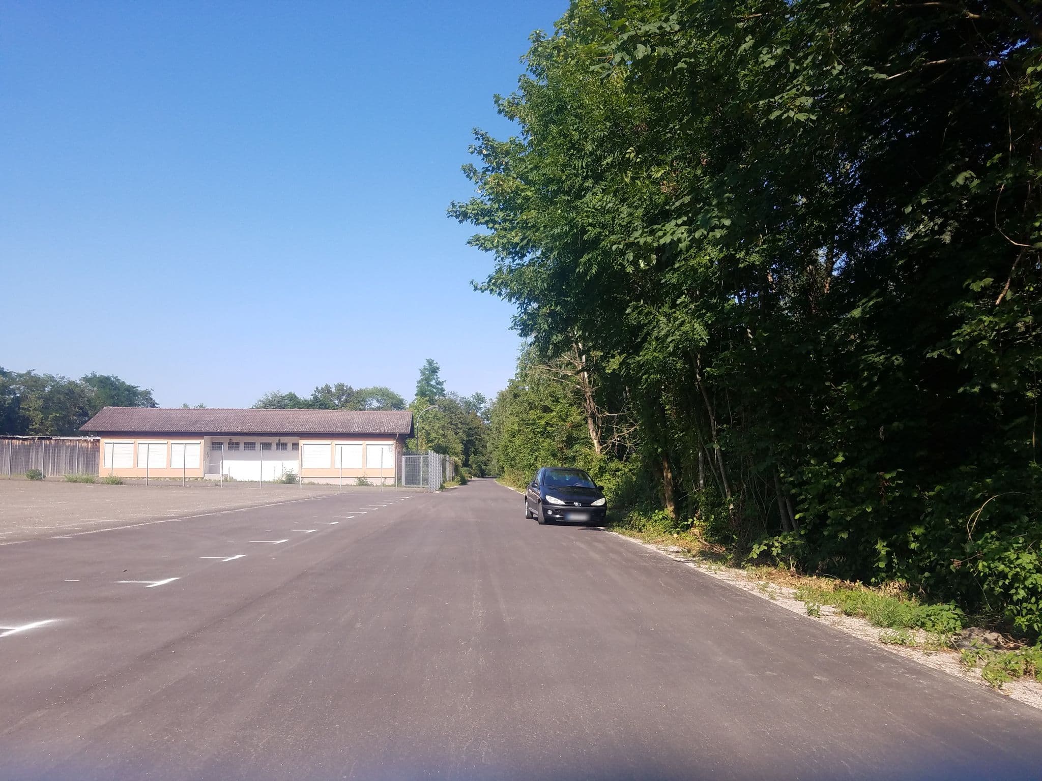 Street view near Wohnmobilstellplatz Badesee Rheinau Freistett, Rheinau — © karthoo (CC BY-SA · Mapillary)