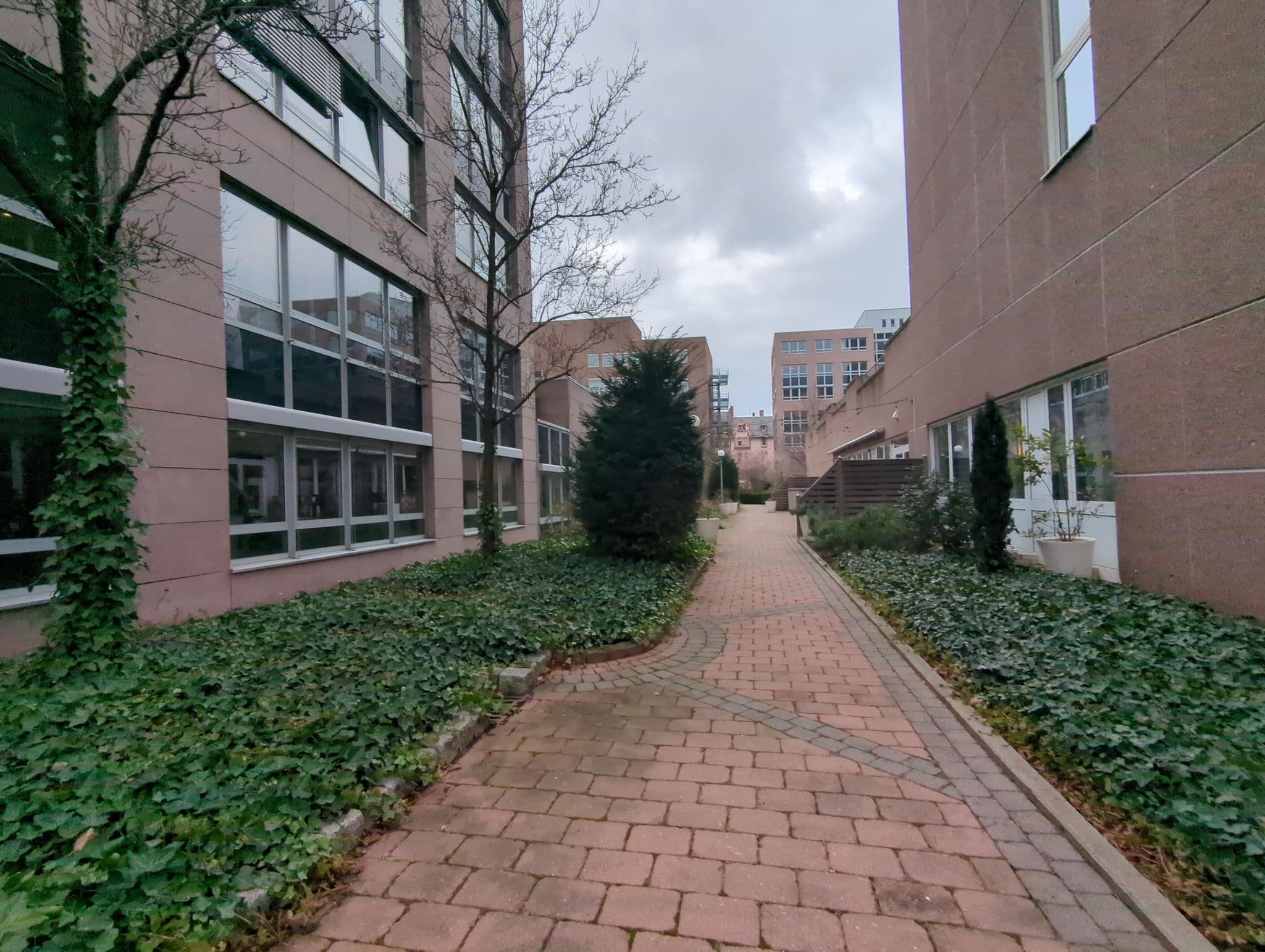 Street view near Novotel, Gallus — © ente (CC BY-SA · Mapillary)