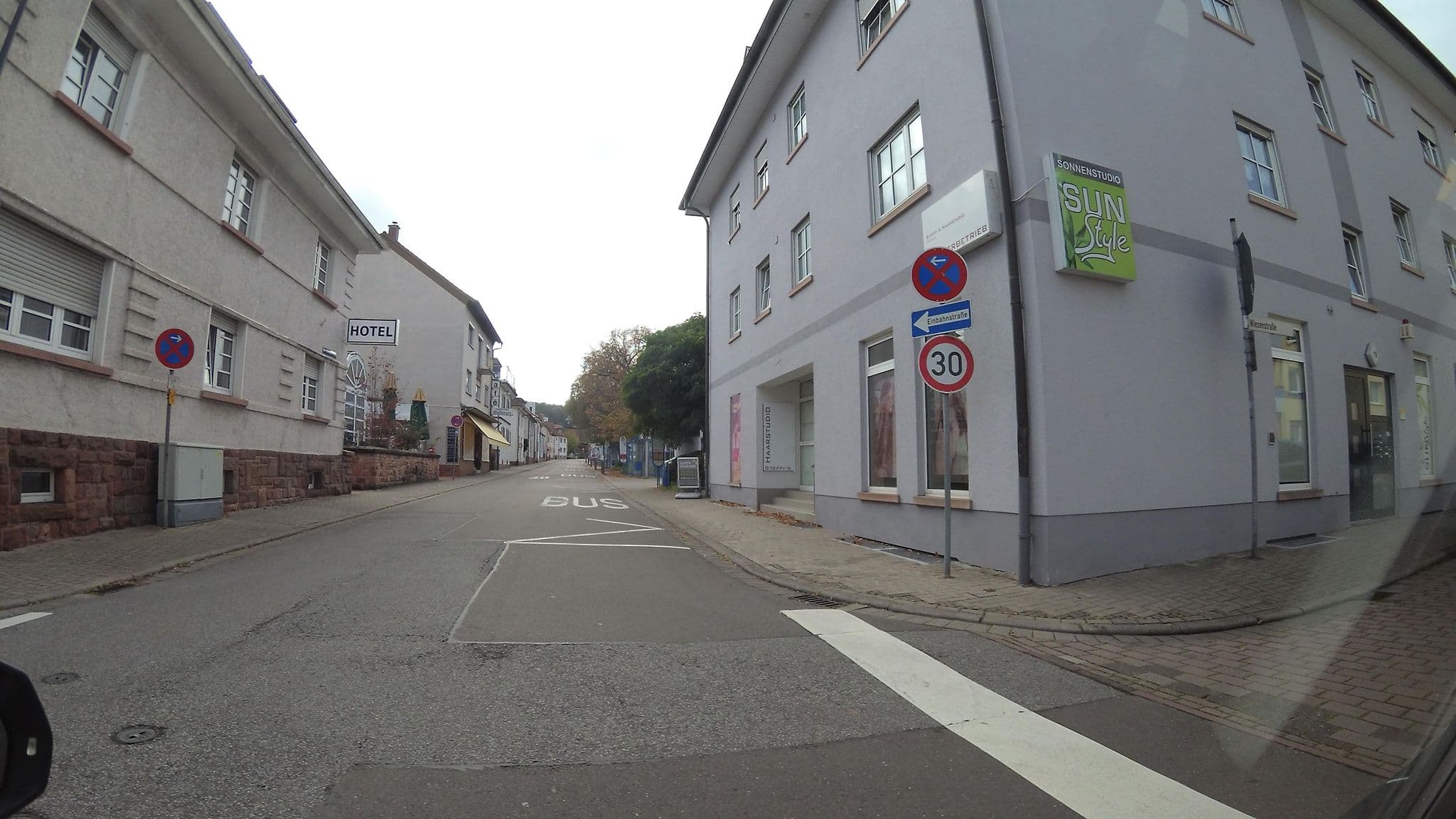 Street view near Cafe Konditorei Hotel Goldinger, Landstuhl — © teddy73 (CC BY-SA · Mapillary)