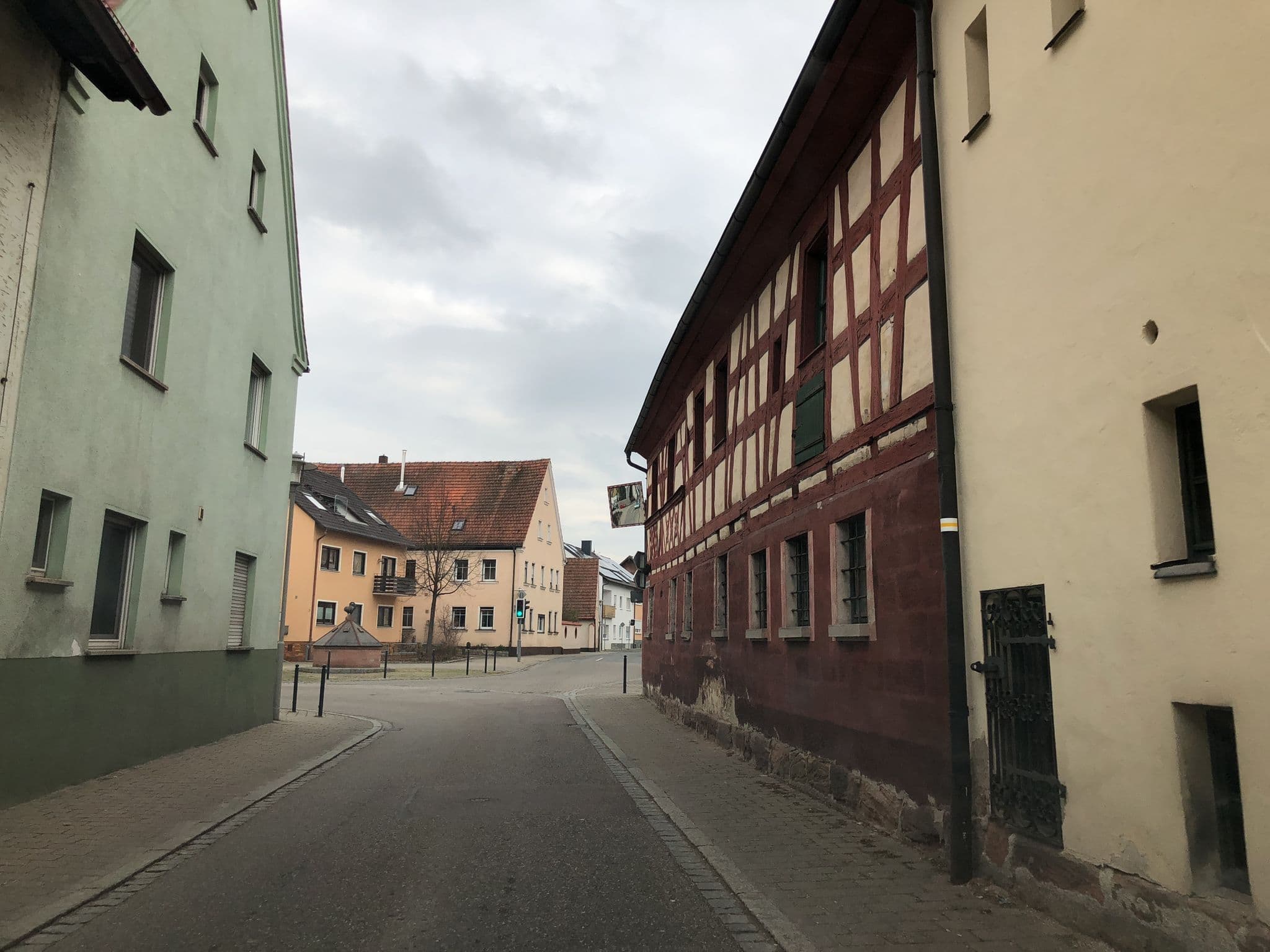 Street view near Der Schwan, Rednitzhembach — © derzornigemarkus (CC BY-SA · Mapillary)