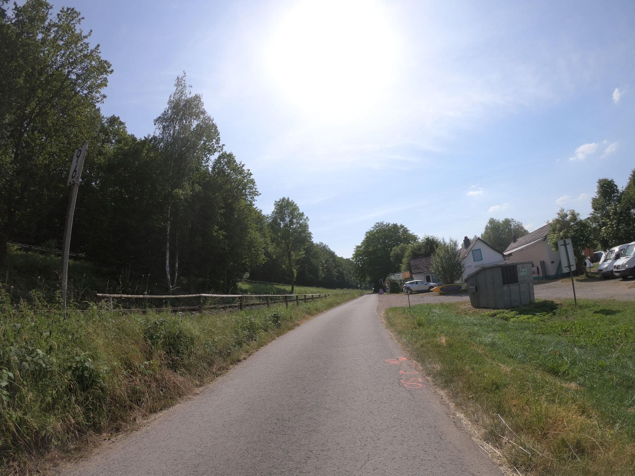 Street view near Lahntours-Zeltplatz Solms-Schohleck, Burgsolms — © grinninghamster (CC BY-SA · Mapillary)