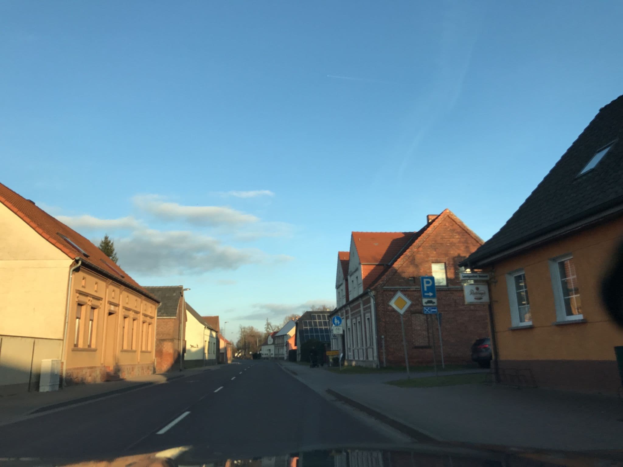 Street view near Landgasthof Deinert, Genthin — © tb4711 (CC BY-SA · Mapillary)