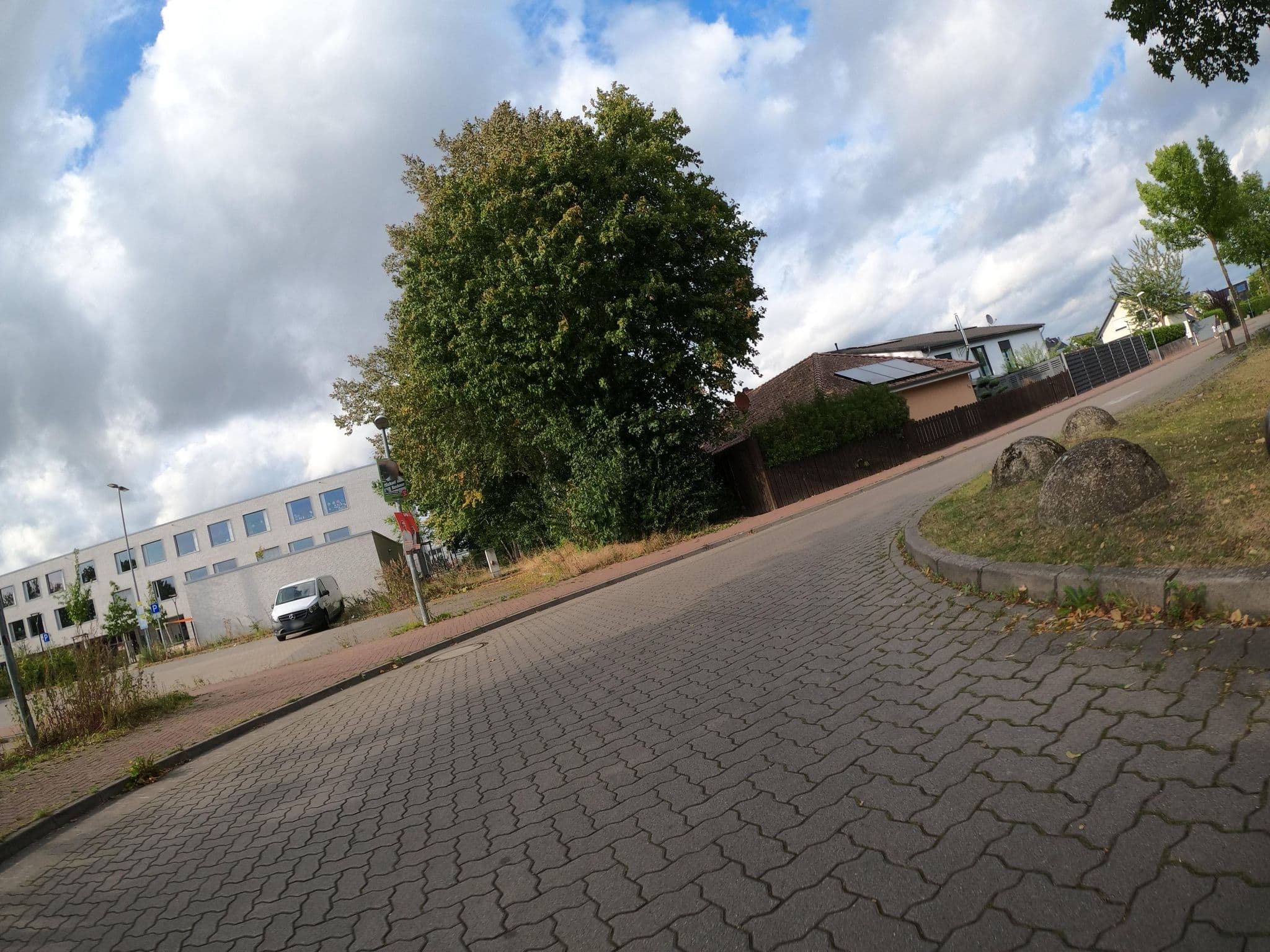 Street view near Wohnmobilstellplatz Sporthallen Gehrden, Gehrden — © Langfahrer (CC BY-SA · Mapillary)