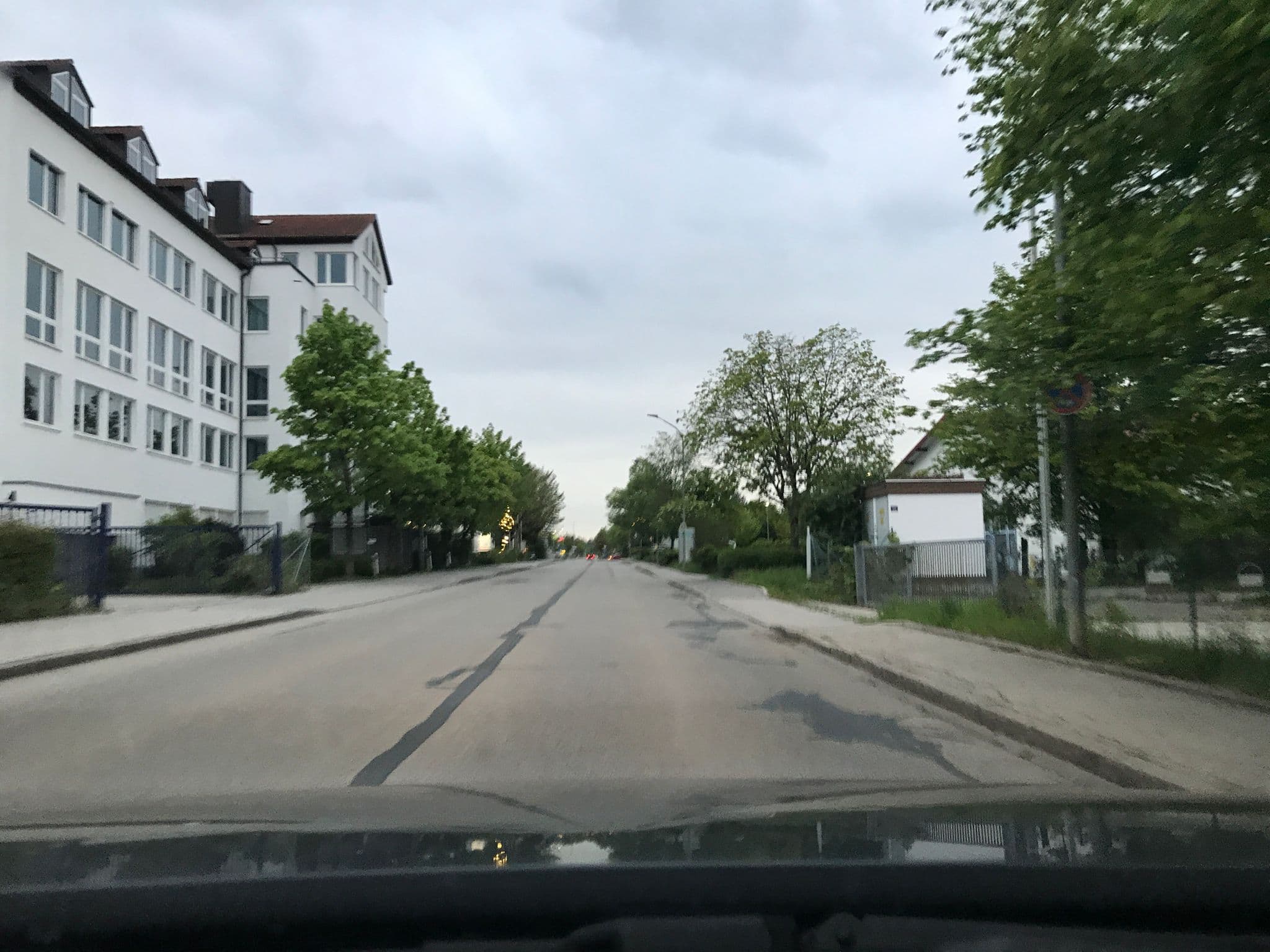 Street view near Apartimo Unterhaching, Taufkirchen — © saschahaberkorn (CC BY-SA · Mapillary)