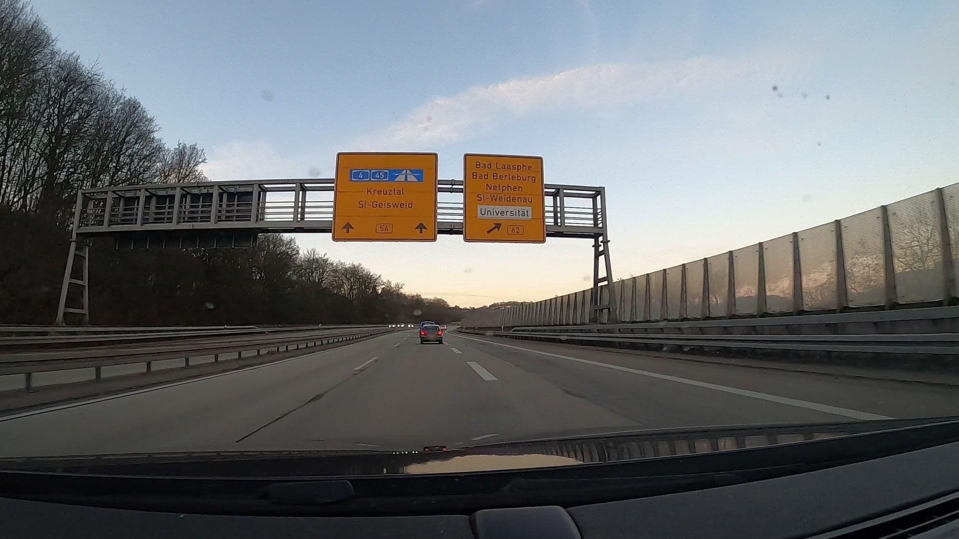 Street view near Wohnmobilstellplatz Siegen-Weidenau, Siegen — © uwekoch (CC BY-SA · Mapillary)
