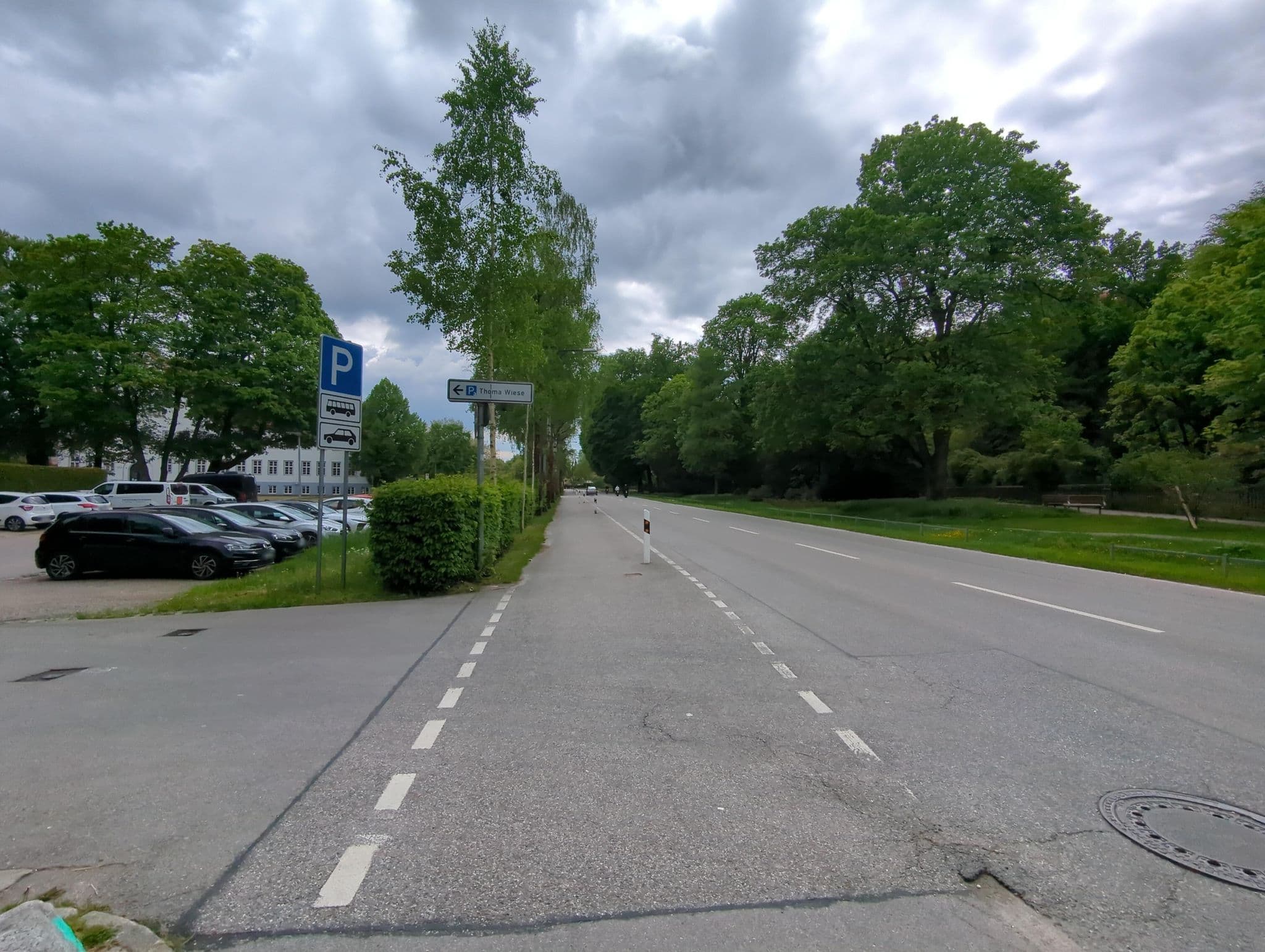 Street view near Wohnmobilstellplatz Ludwig-Thoma-Wiese, Dachau — © ente (CC BY-SA · Mapillary)