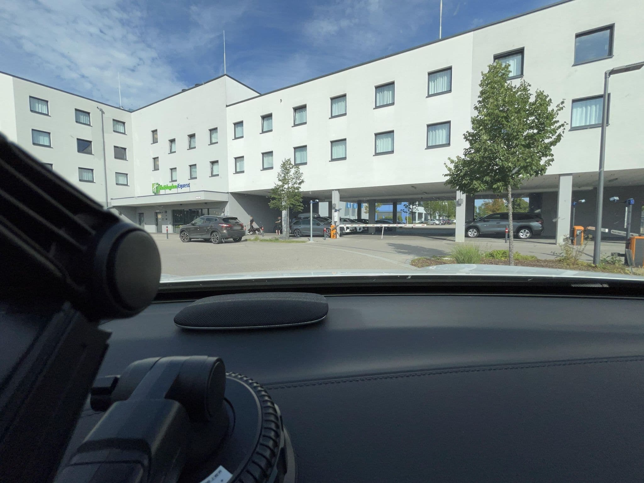 Street view near Holiday Inn Express München-Olching, Olching — © lin_wang (CC BY-SA · Mapillary)