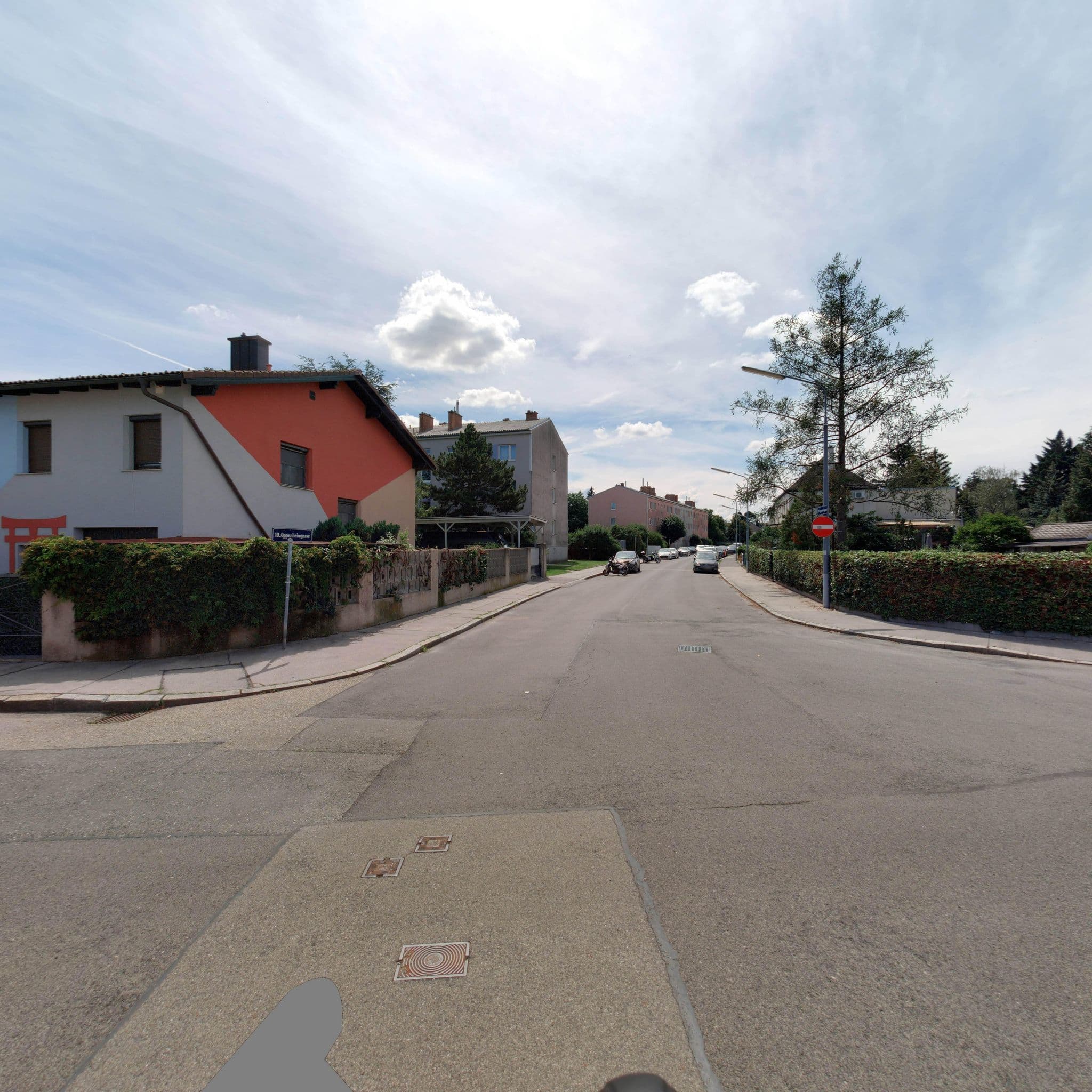 Street view near Pension am Kurpark, Favoriten — © eliasgander (CC BY-SA · Mapillary)