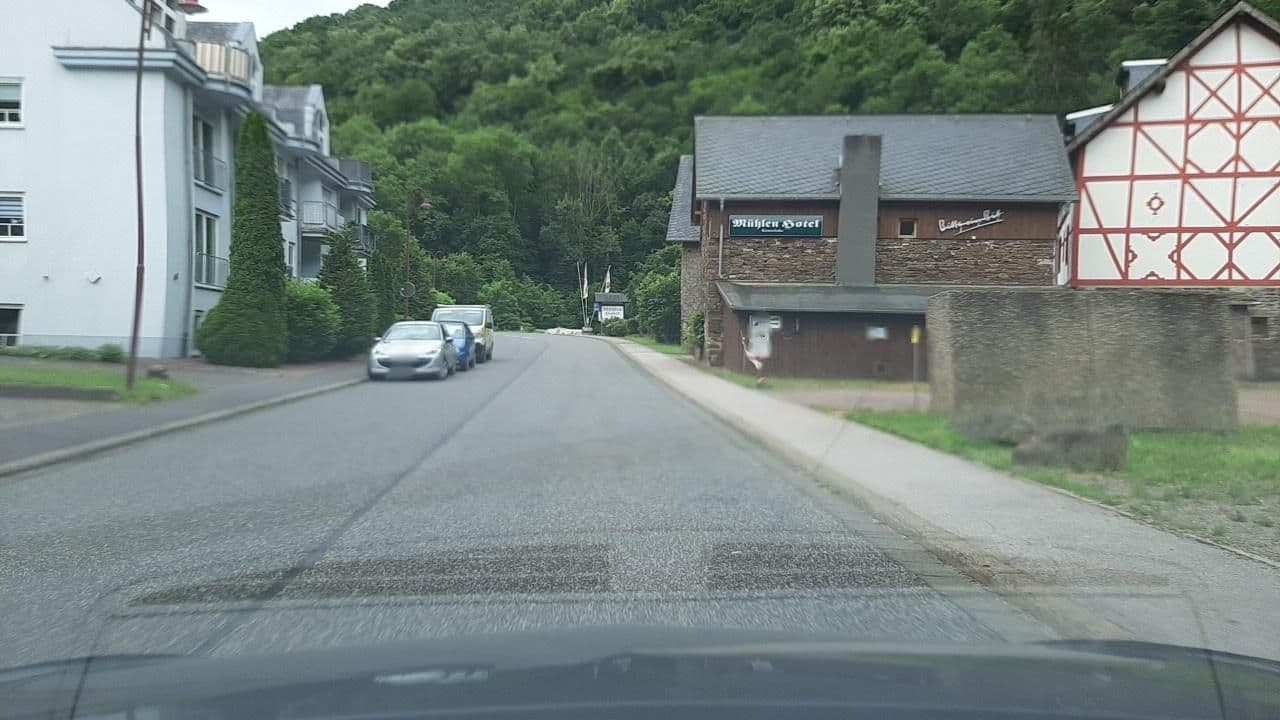 Street view near Wohnmobilstellplatz Mühlen Hotel Konschake, Löf — © Lowiekse (CC BY-SA · Mapillary)