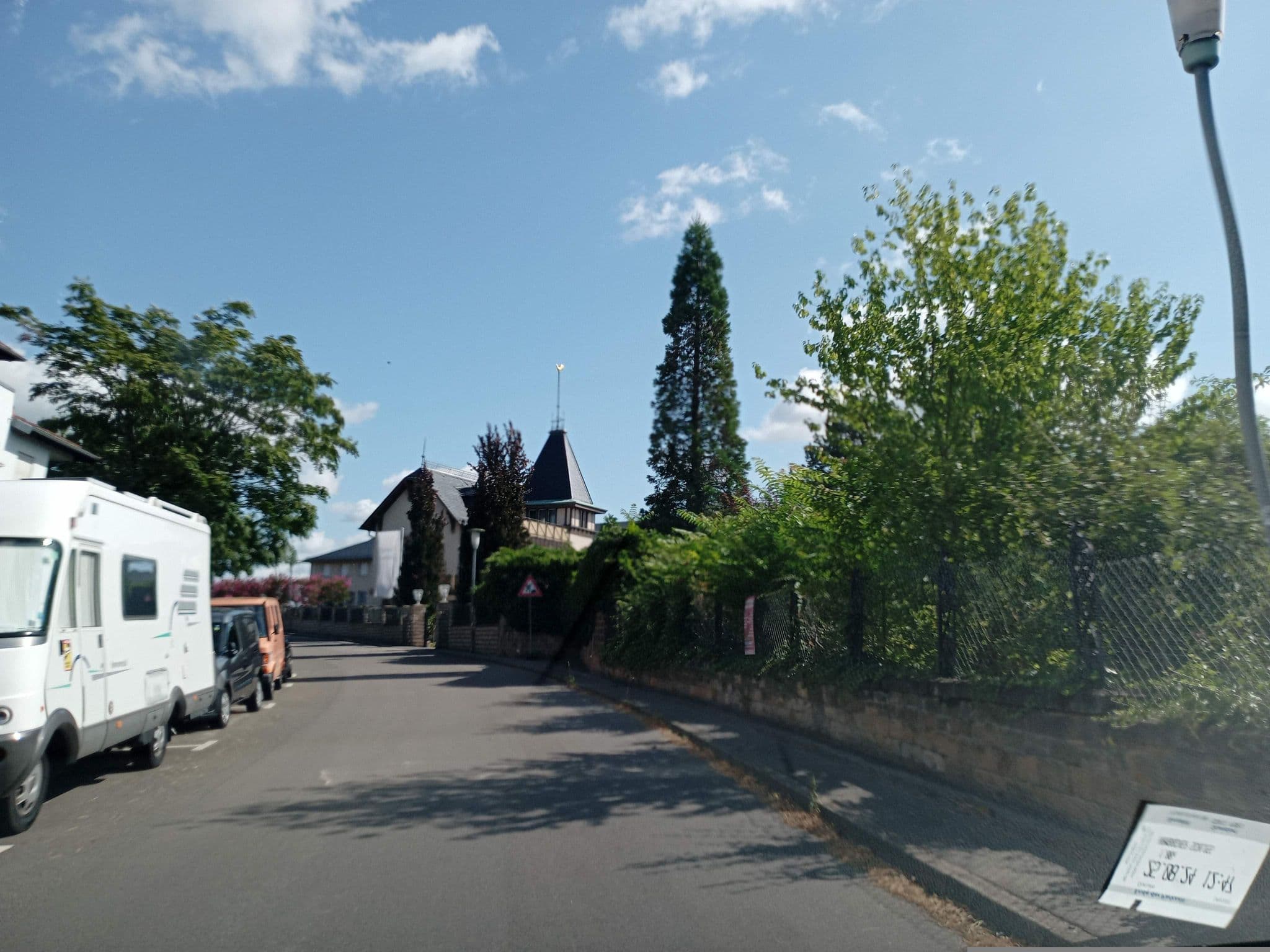 Street view near Weinhaus Villa Gießen, Deidesheim — © atze02 (CC BY-SA · Mapillary)