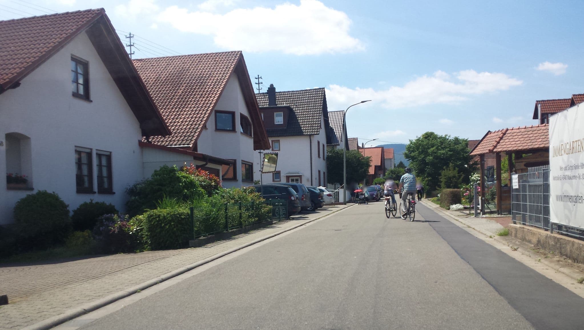 Street view near Stellplatz im Wein- und Sektgut Immengarten Hof, Maikammer — © wegavision (CC BY-SA · Mapillary)