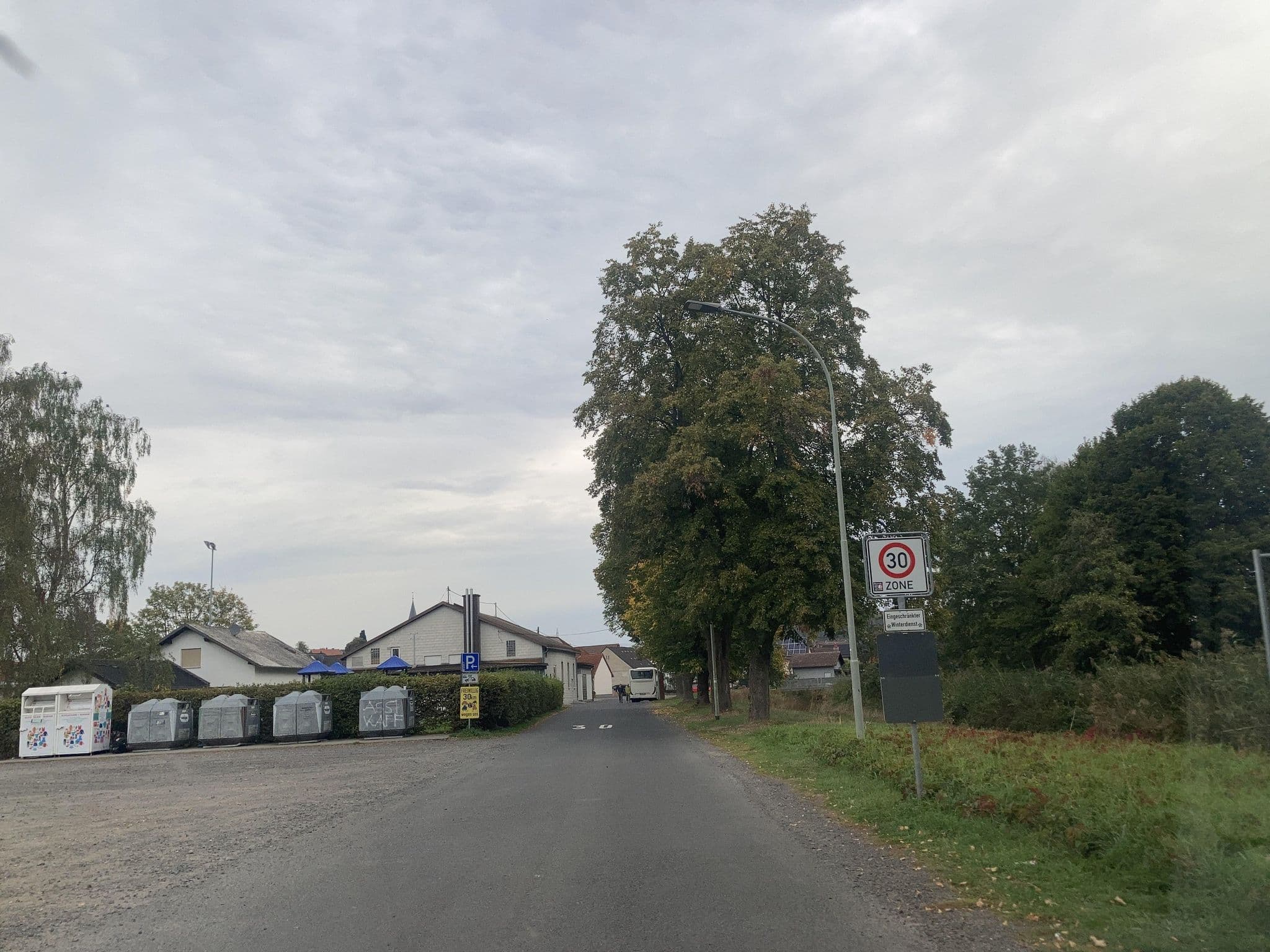 Street view near Stellplatz Ranstadt-Dauernheim Sportplatz, Ranstadt — © tasmaniadevil (CC BY-SA · Mapillary)