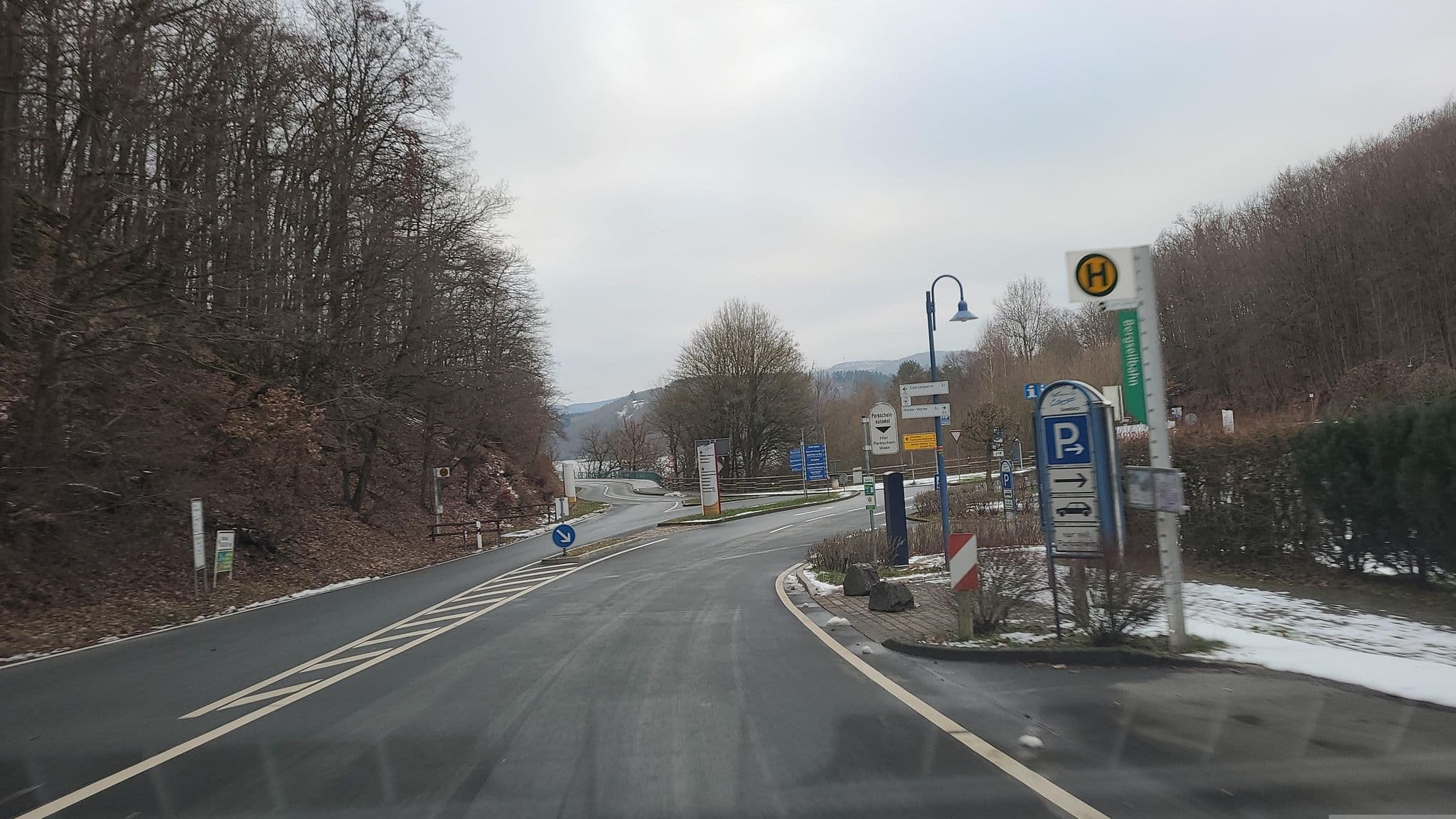 Street view near Wohnmobilstellplatz Seeblick Edersee, Waldeck — © rb41 (CC BY-SA · Mapillary)