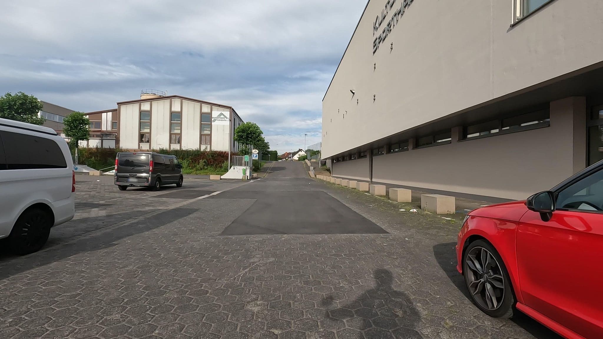 Street view near Wohnmobilstellplatz Kultur- und Sporthalle - Haibach, Haibach — © kontali63 (CC BY-SA · Mapillary)