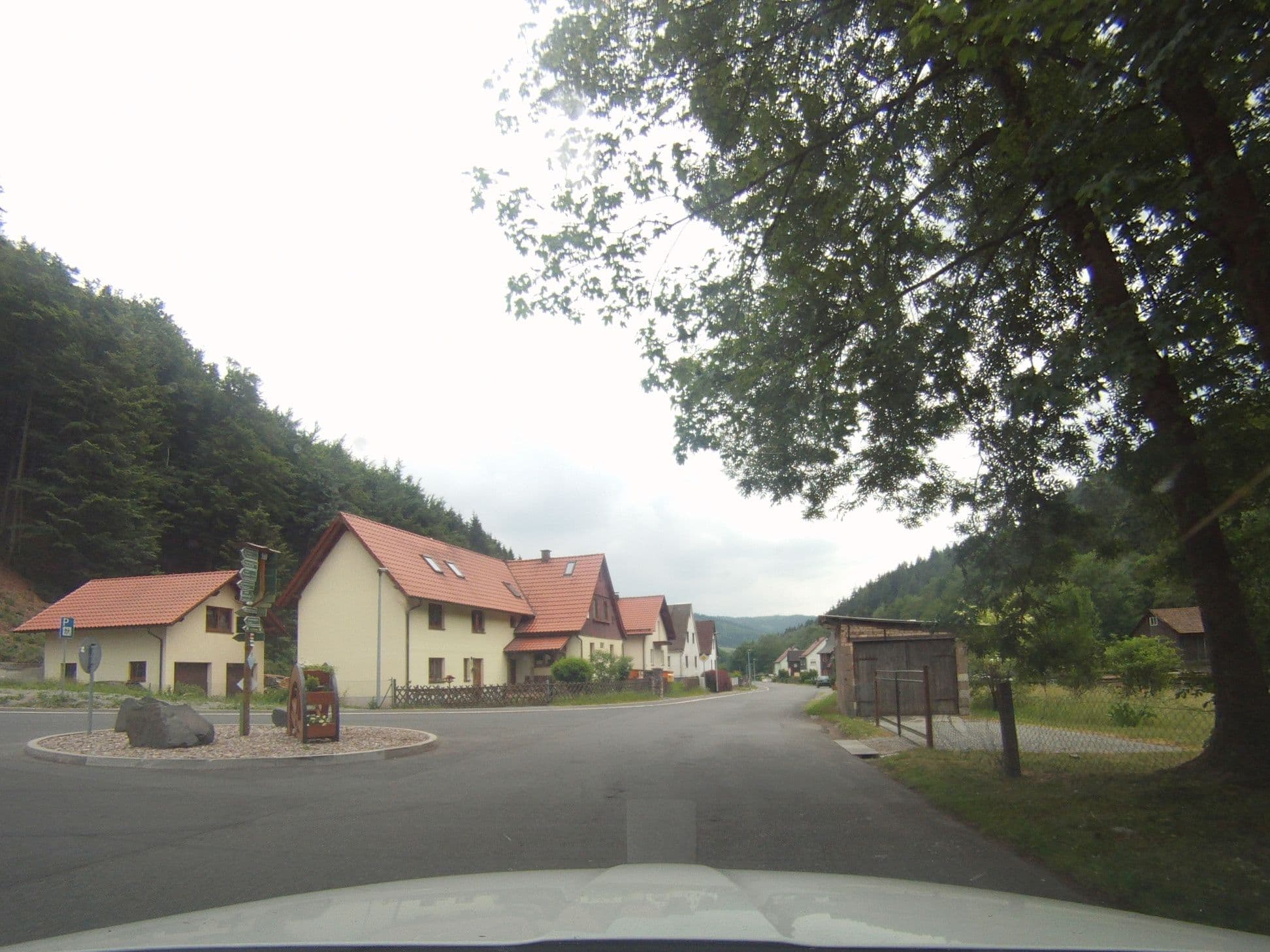 Street view near Schleusegrund Schönbrunn Stellplatz, Frauenwald — © haribo (CC BY-SA · Mapillary)