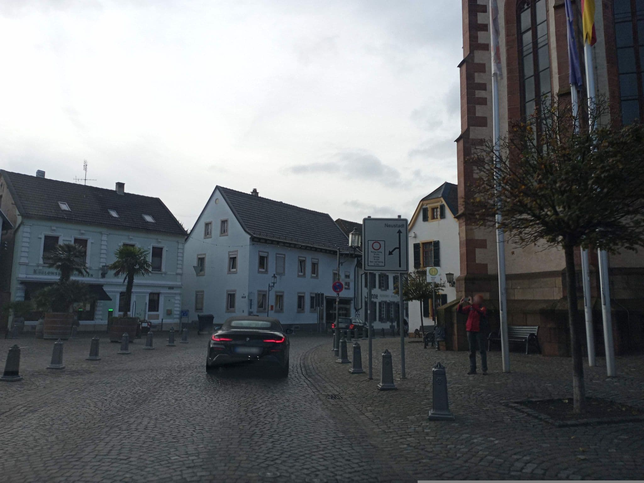 Street view near Hotel Deidesheimer Hof, Deidesheim — © atze02 (CC BY-SA · Mapillary)