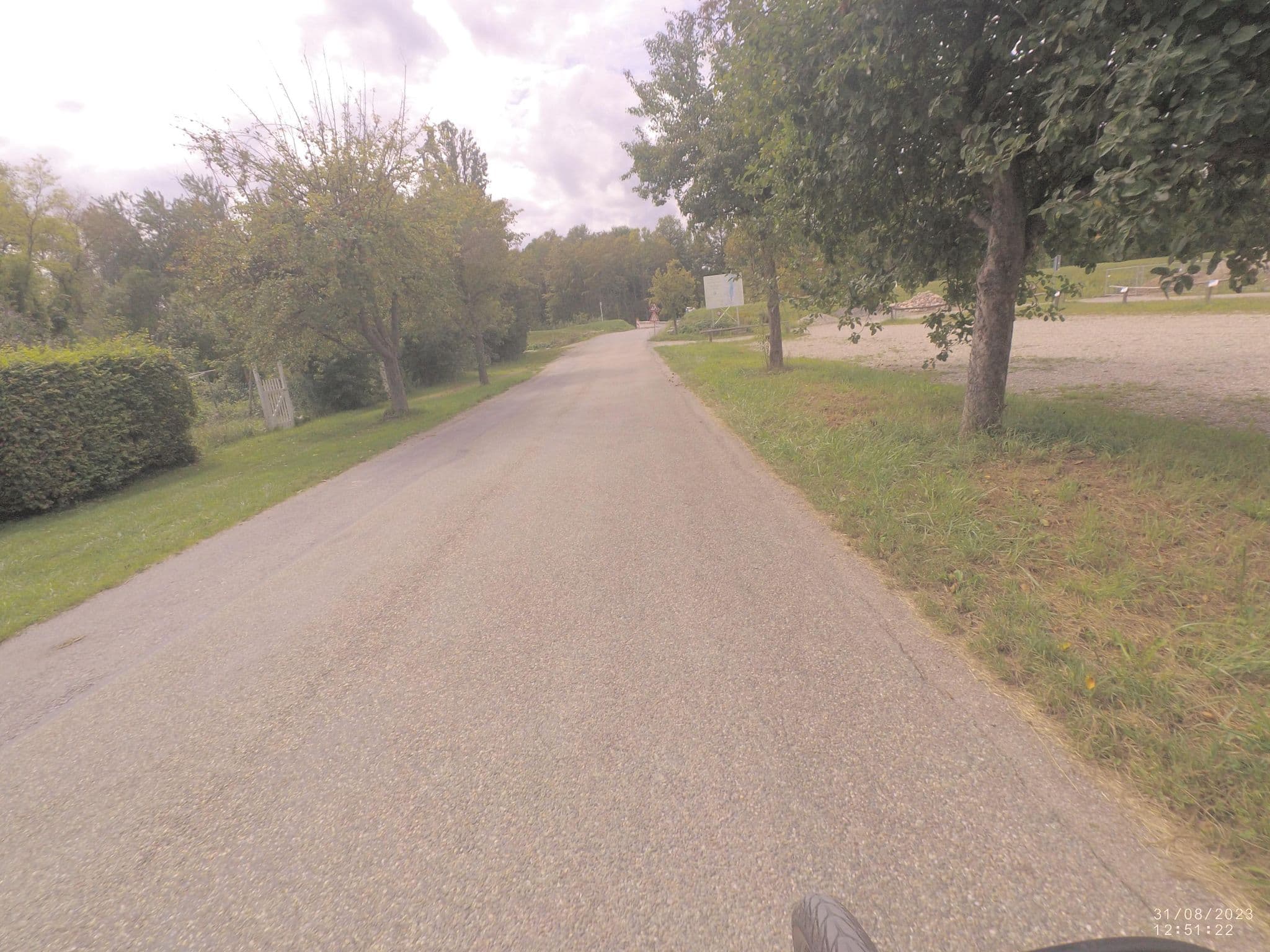 Street view near Parkplatz Vogtsburg-Burgheim, Oberrotweil — © VIA_DT (CC BY-SA · Mapillary)